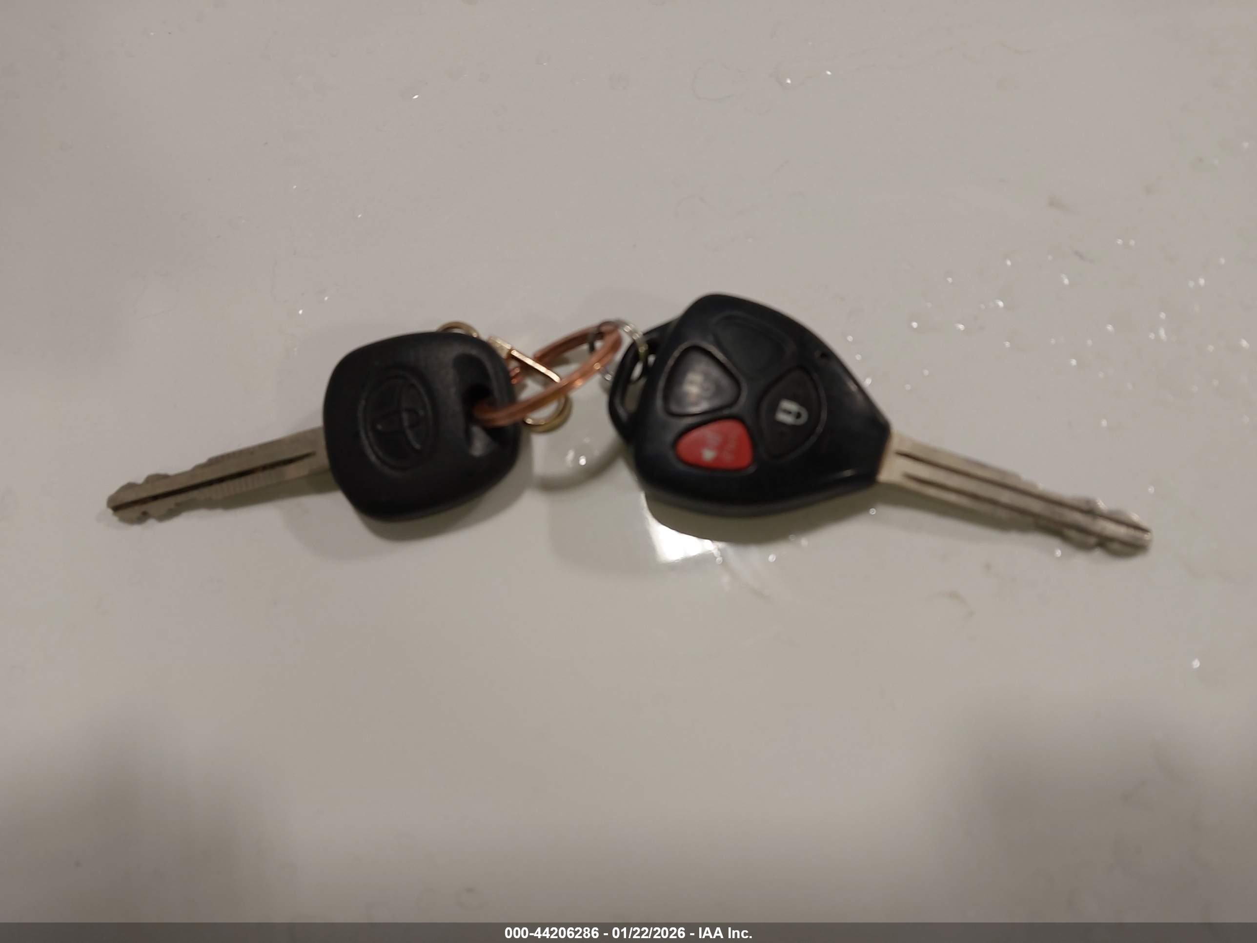TOYOTA RAV4 image 11