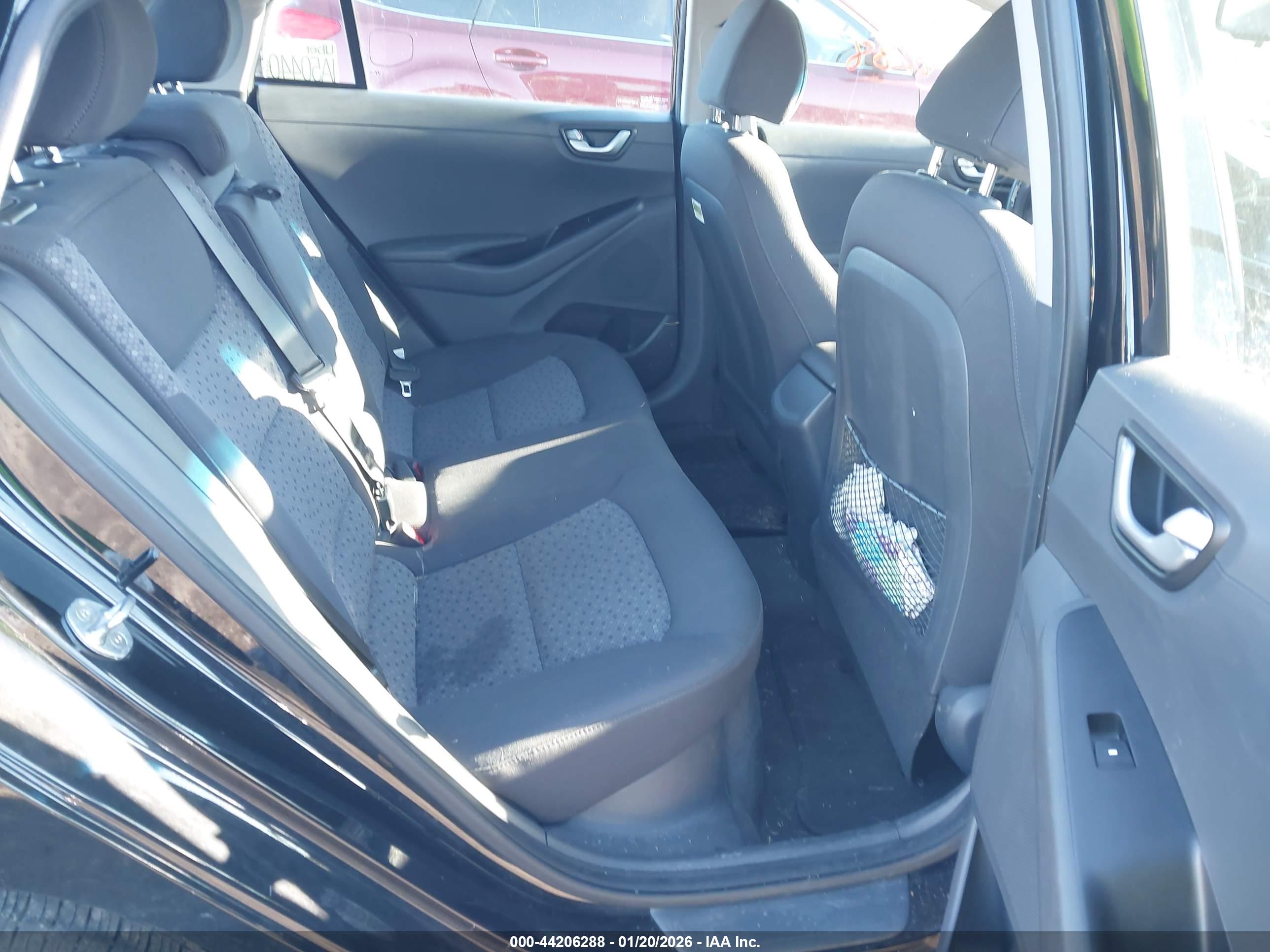 HYUNDAI IONIQ image 8