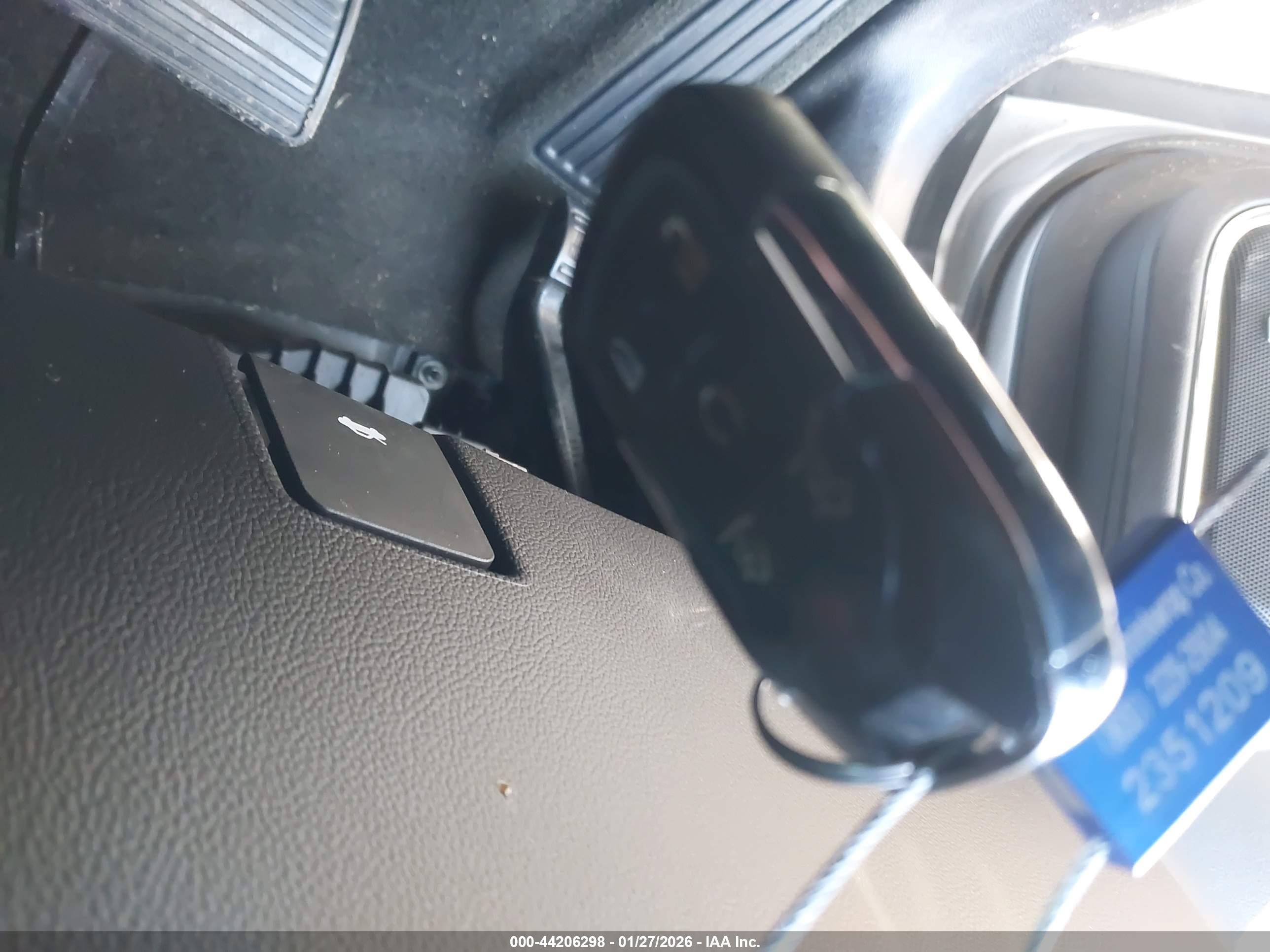 GMC YUKON image 11
