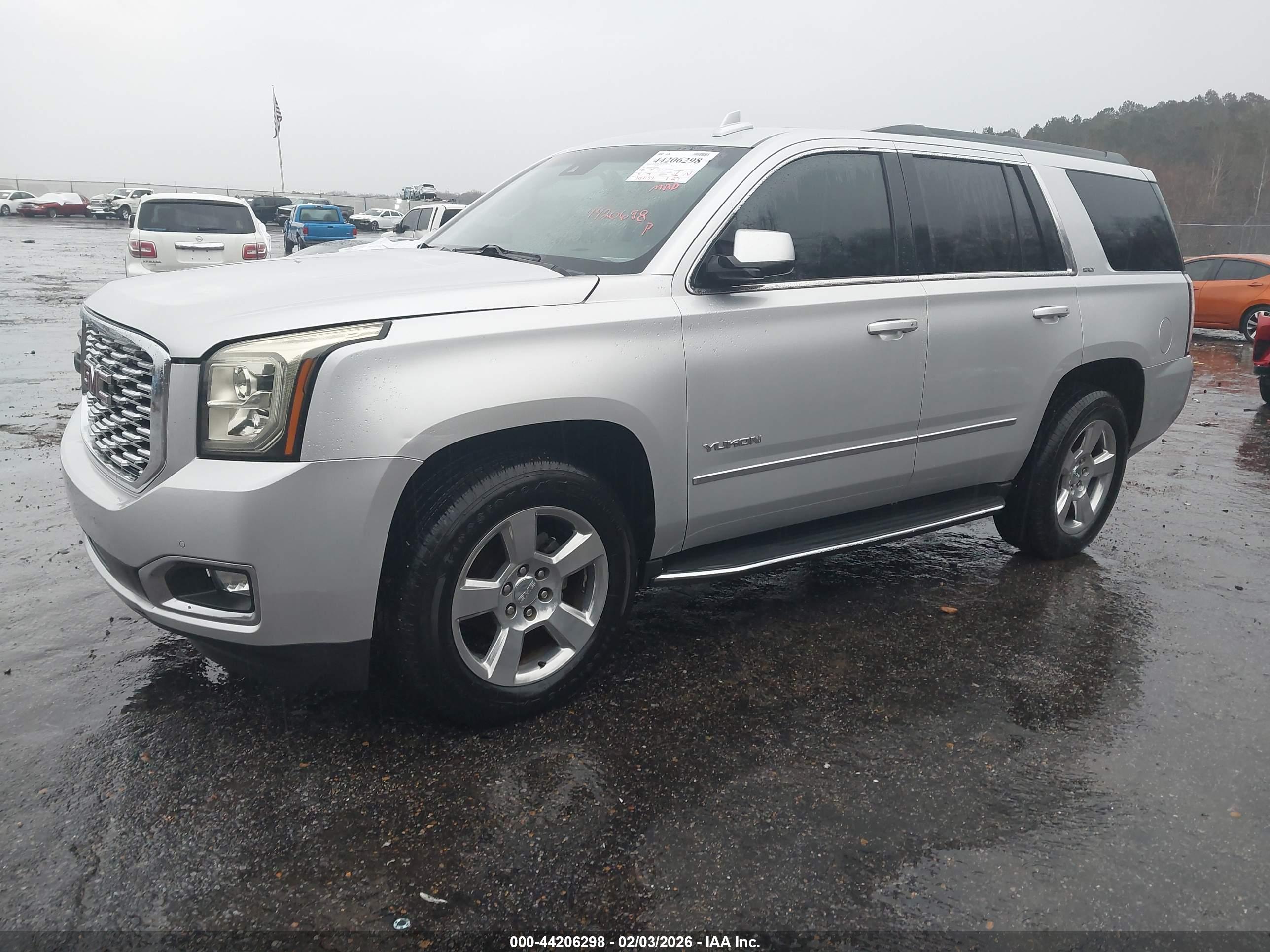 GMC YUKON image 2