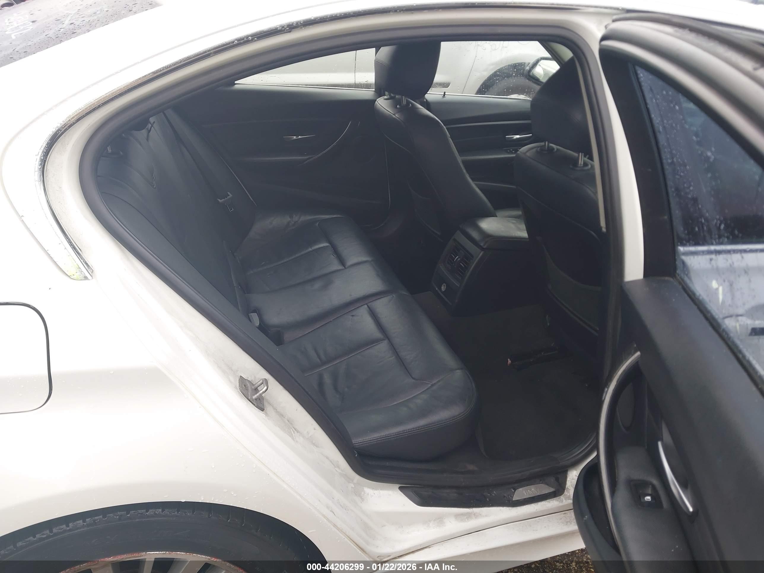 BMW 328I image 8