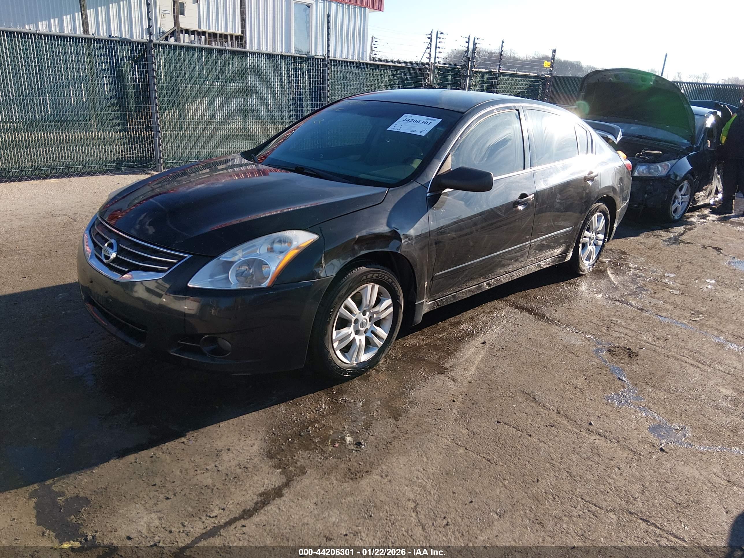 NISSAN ALTIMA image 2