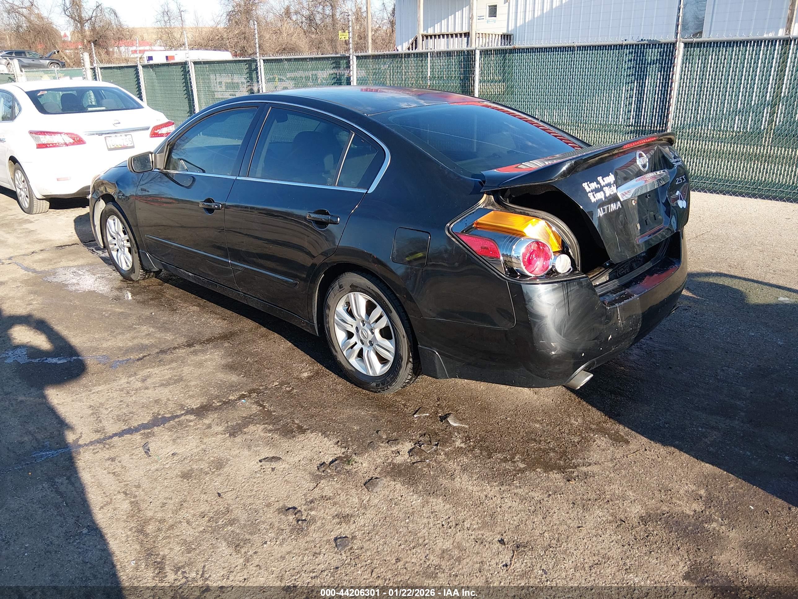 NISSAN ALTIMA image 3