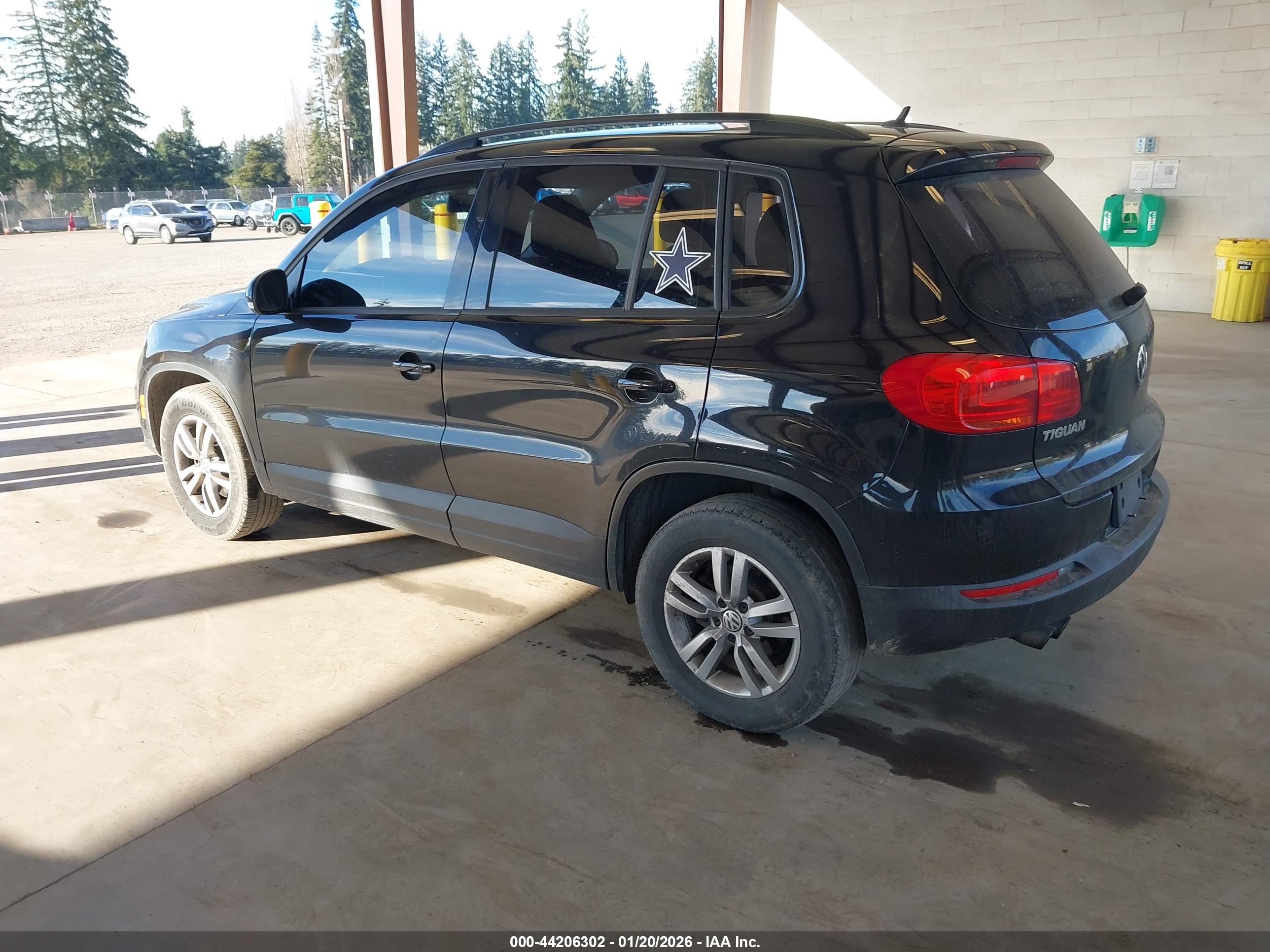 VOLKSWAGEN TIGUAN image 3