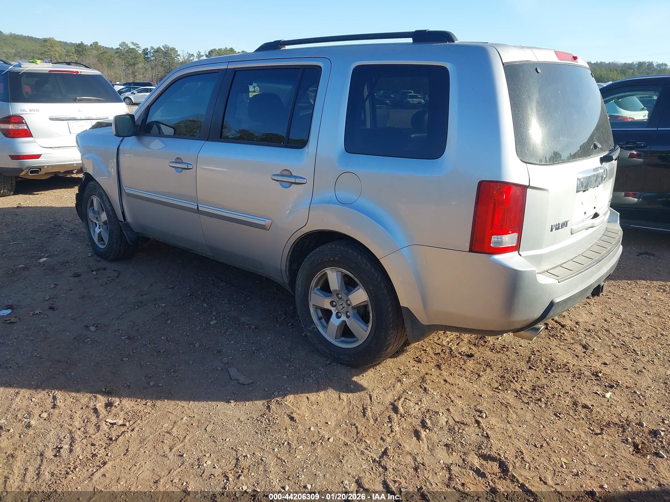 HONDA PILOT image 3