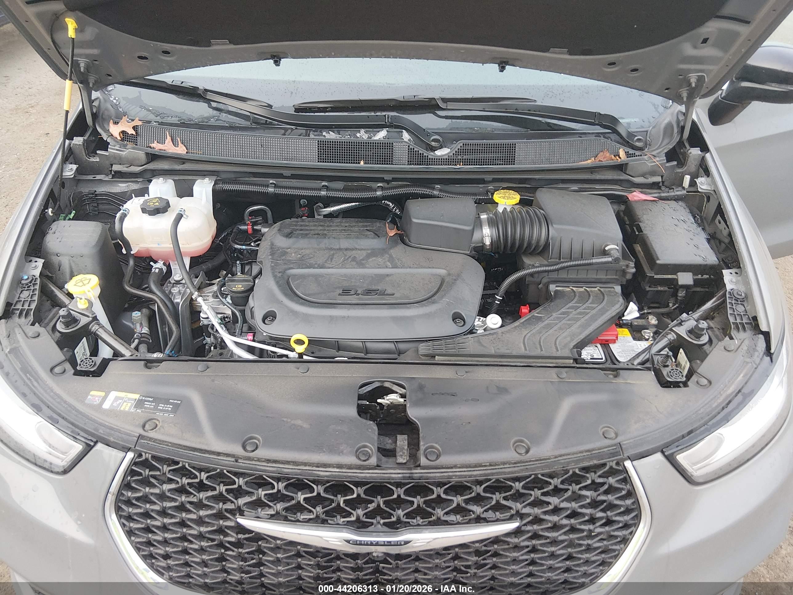 CHRYSLER PACIFICA image 10