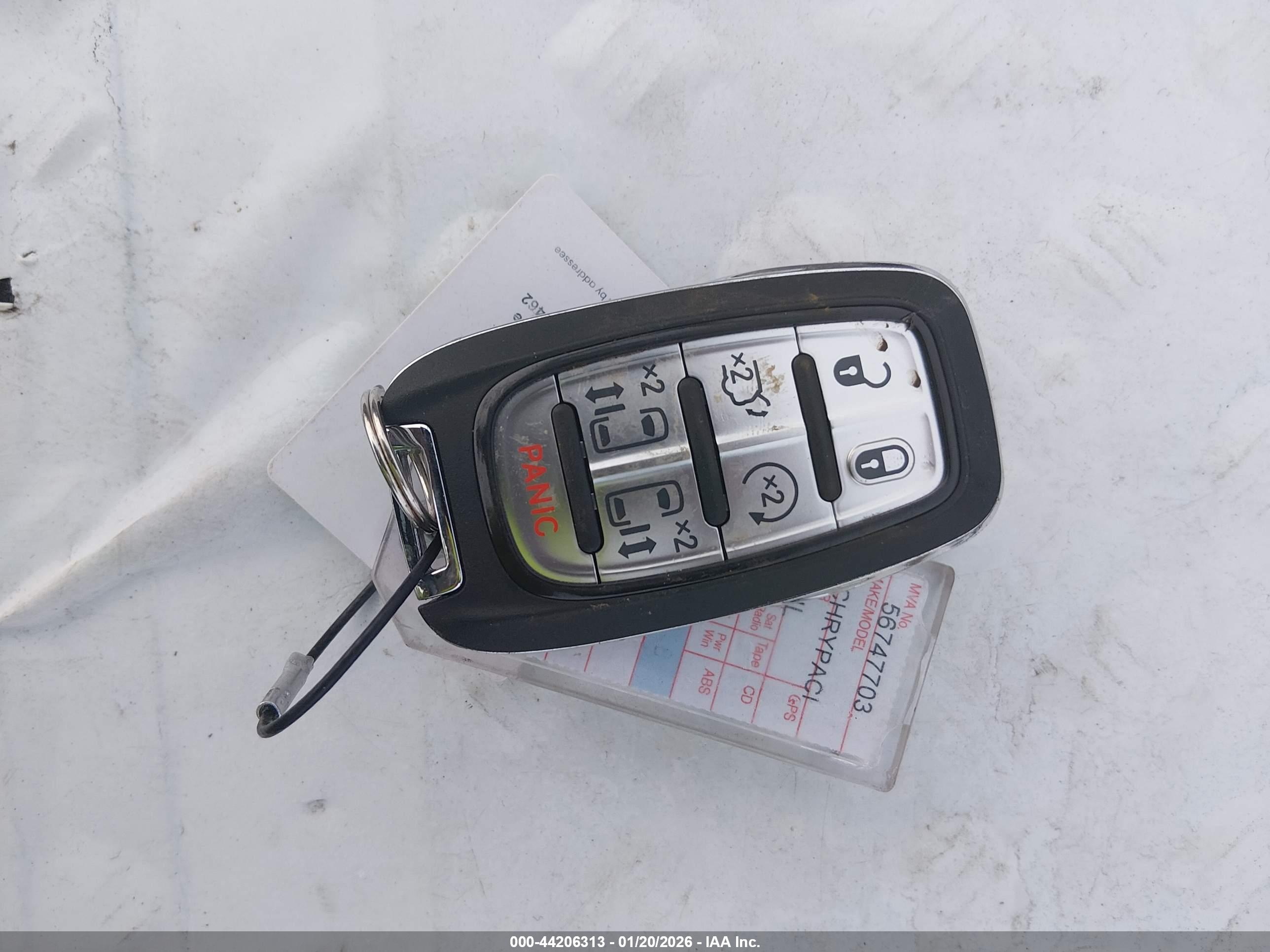 CHRYSLER PACIFICA image 11