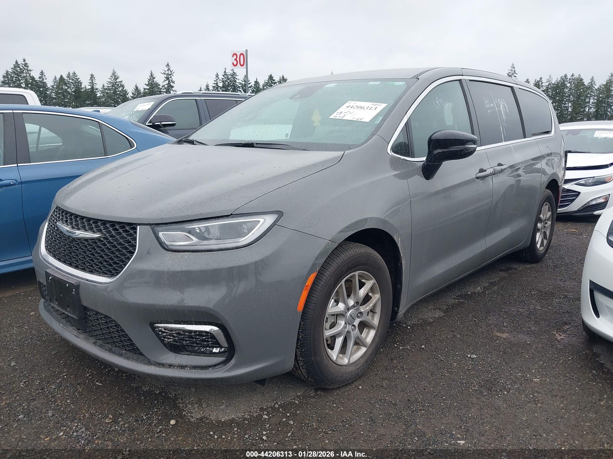 CHRYSLER PACIFICA image 2