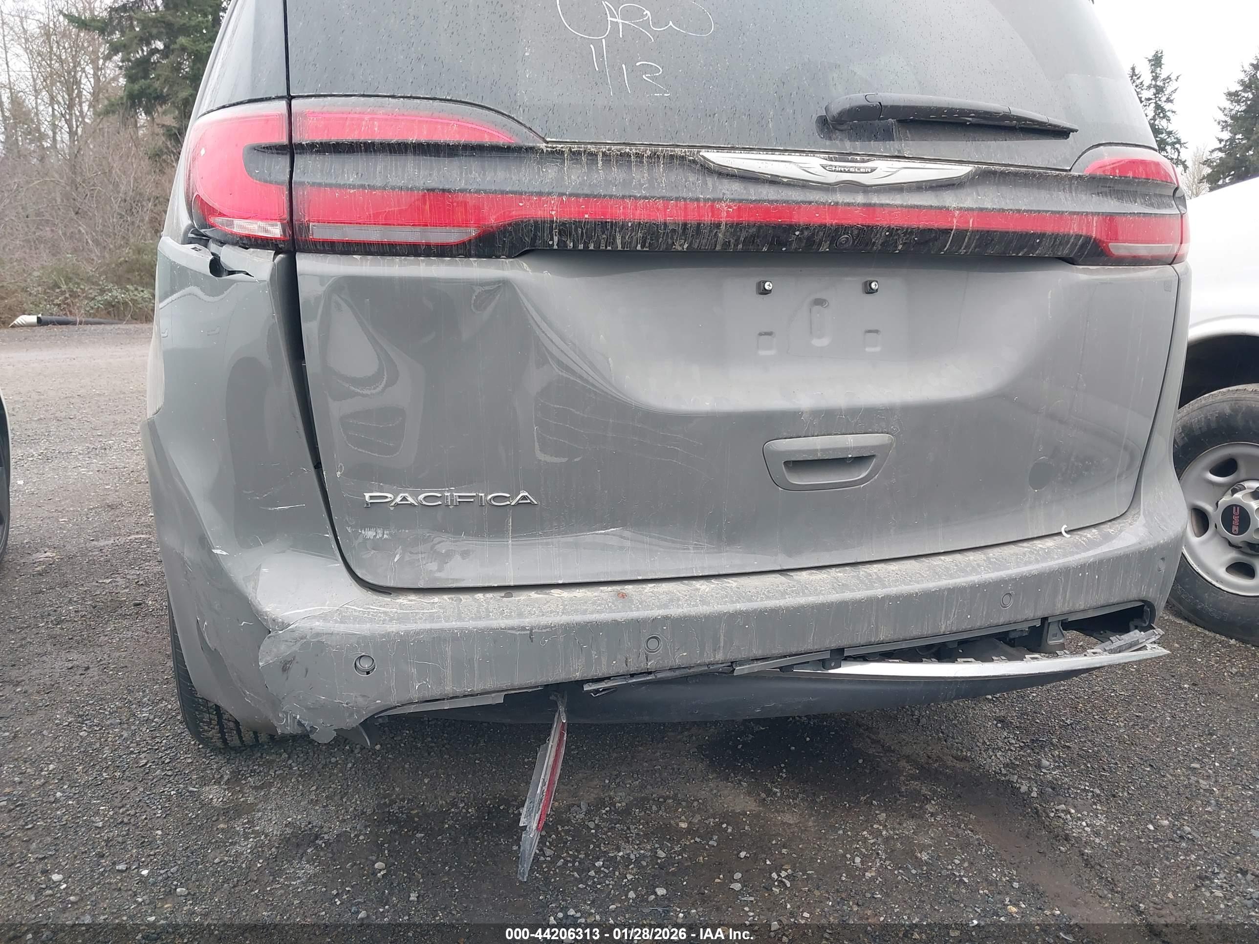 CHRYSLER PACIFICA image 6
