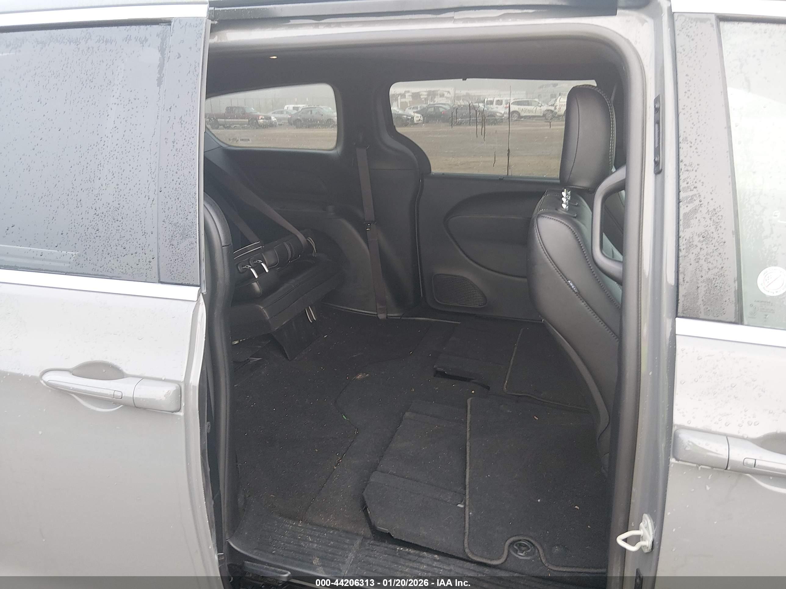 CHRYSLER PACIFICA image 8