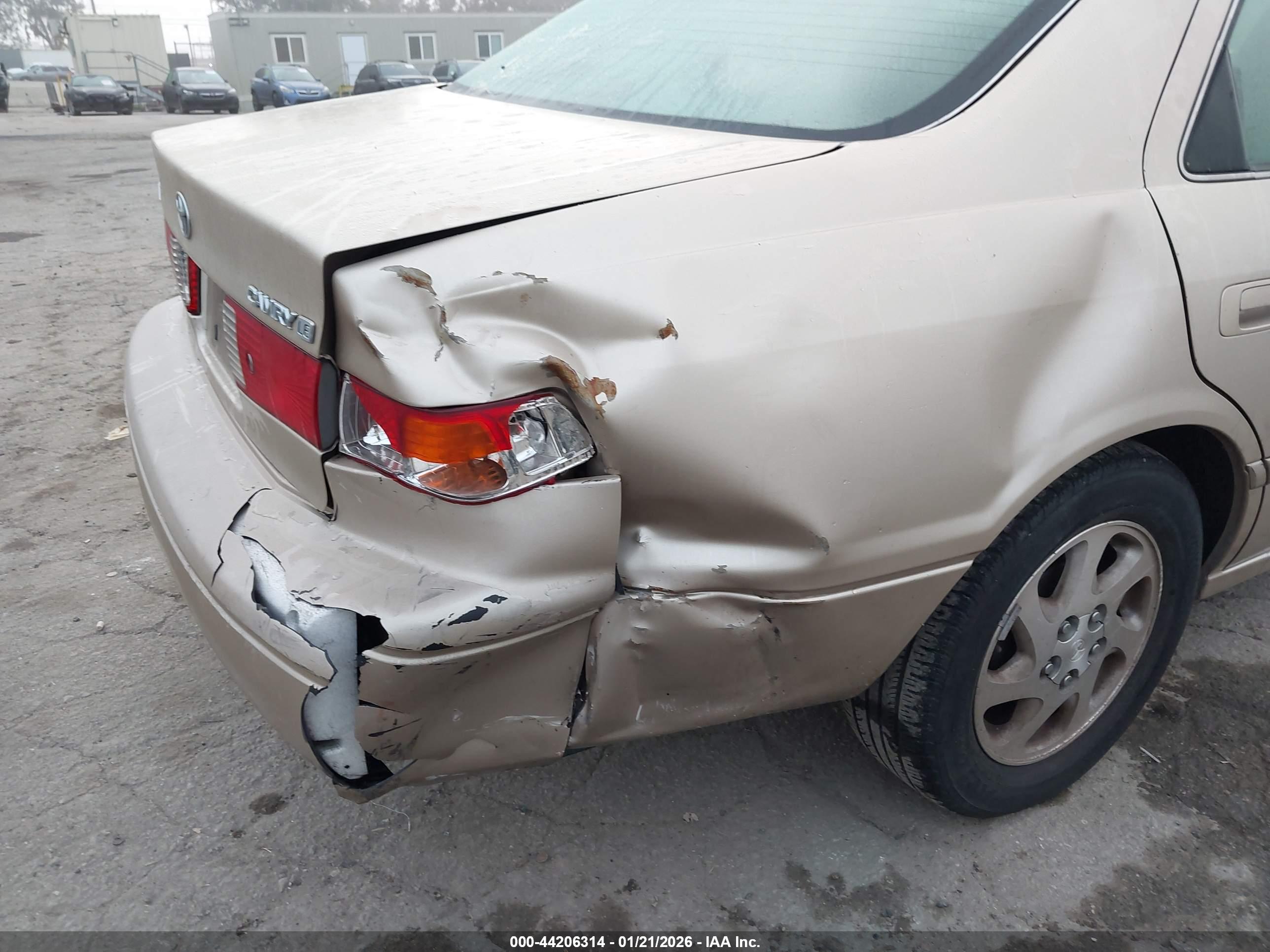 TOYOTA CAMRY image 6