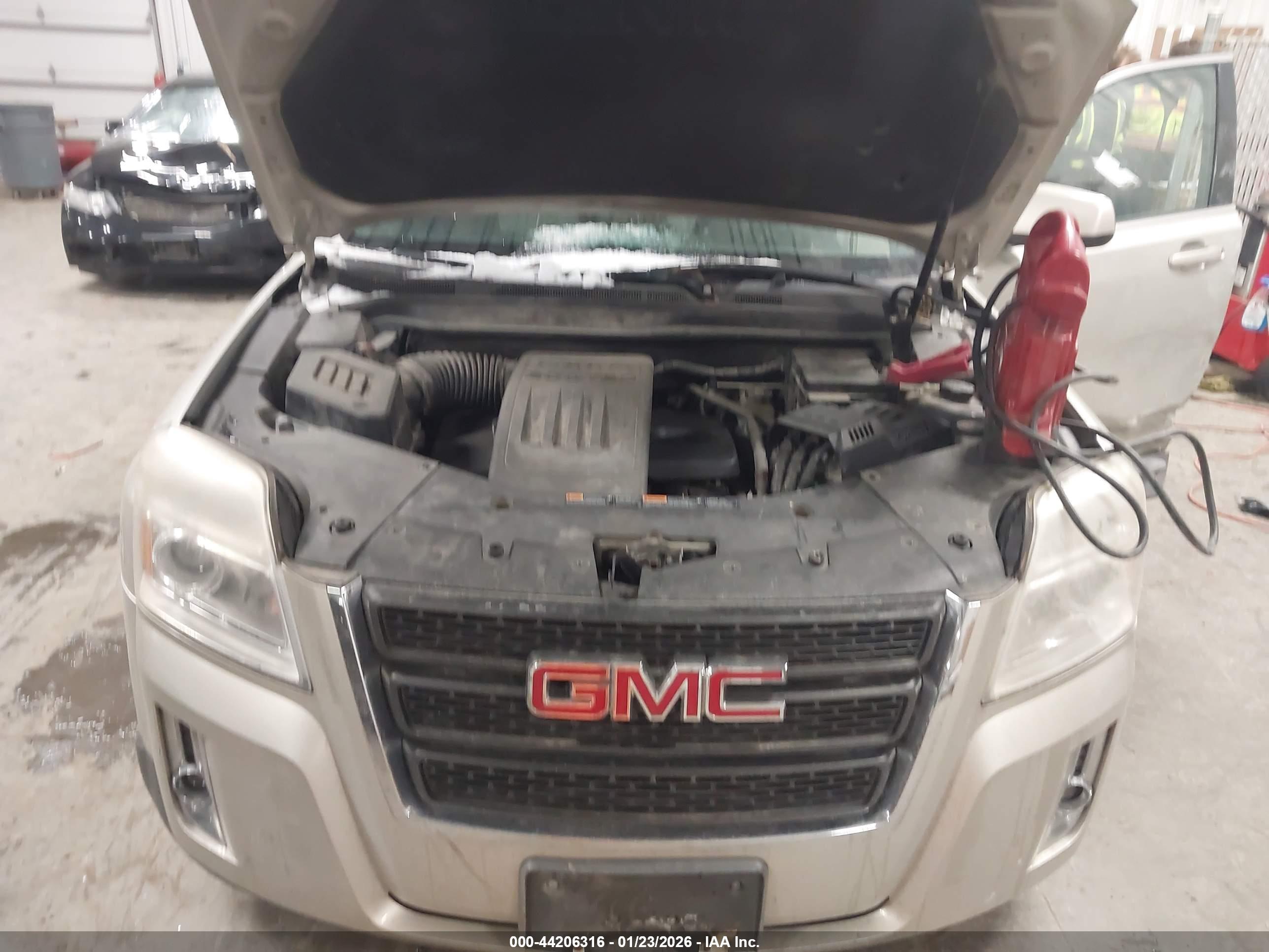 GMC TERRAIN image 10