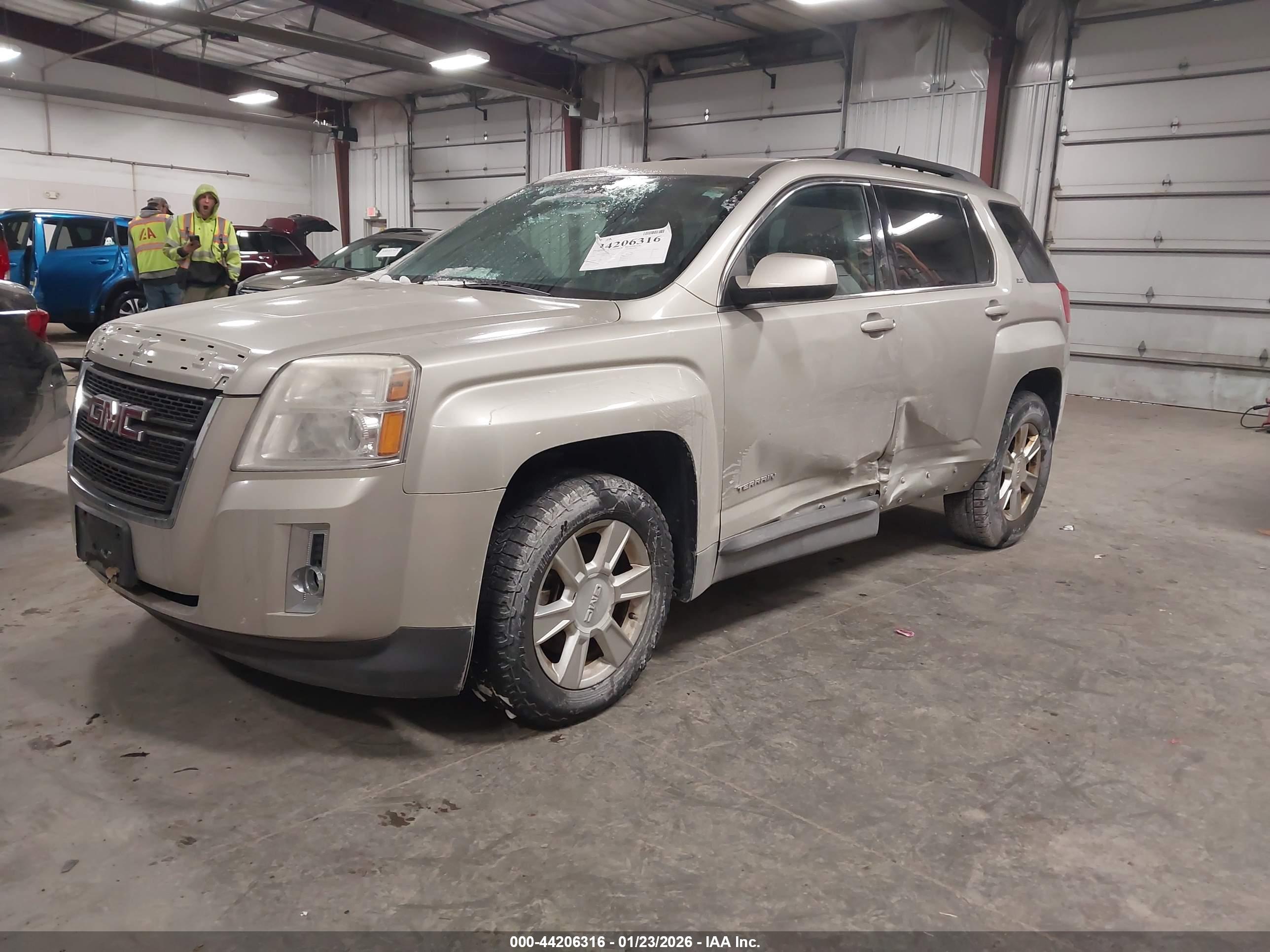 GMC TERRAIN image 6