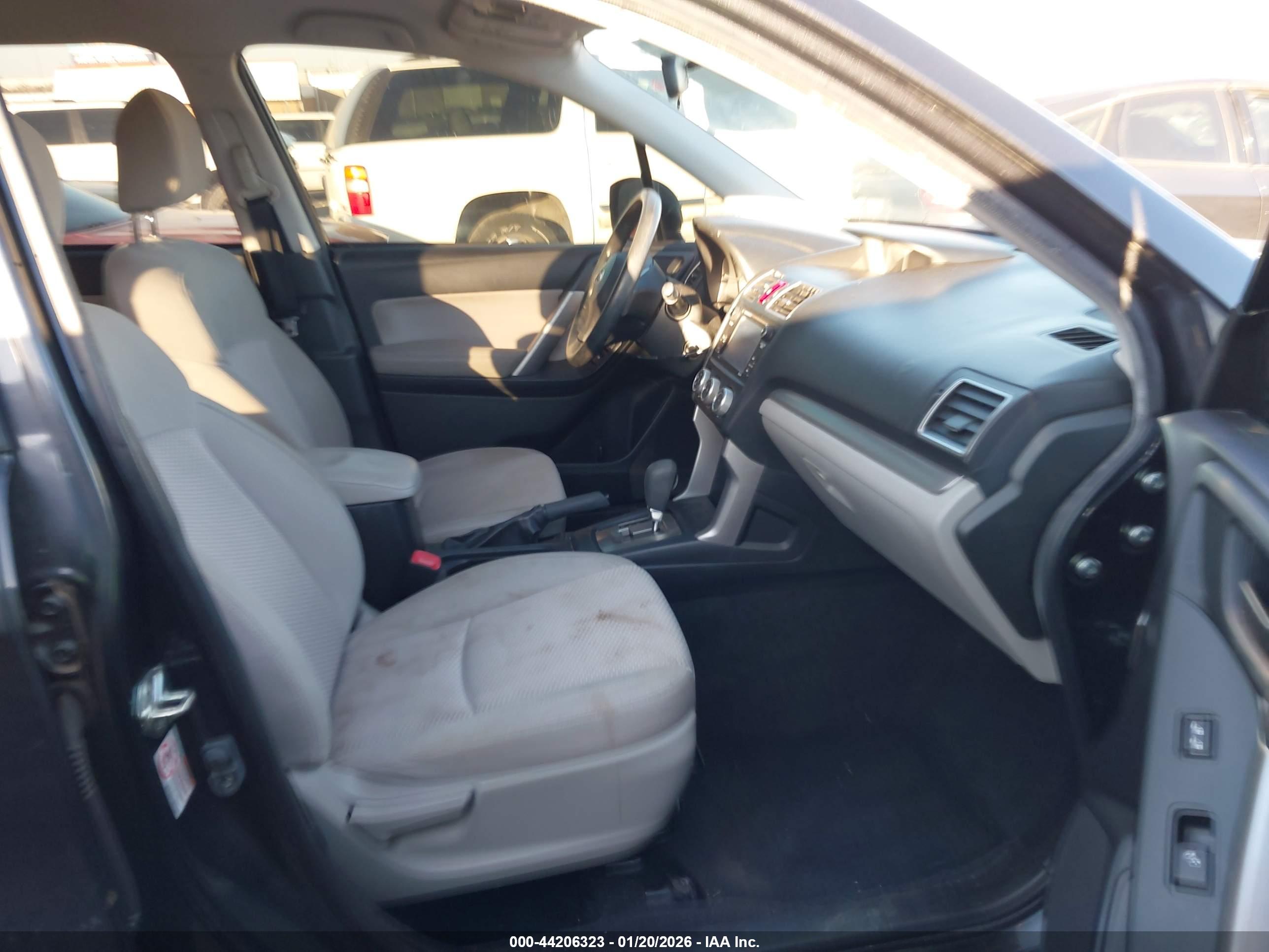 SUBARU FORESTER image 5