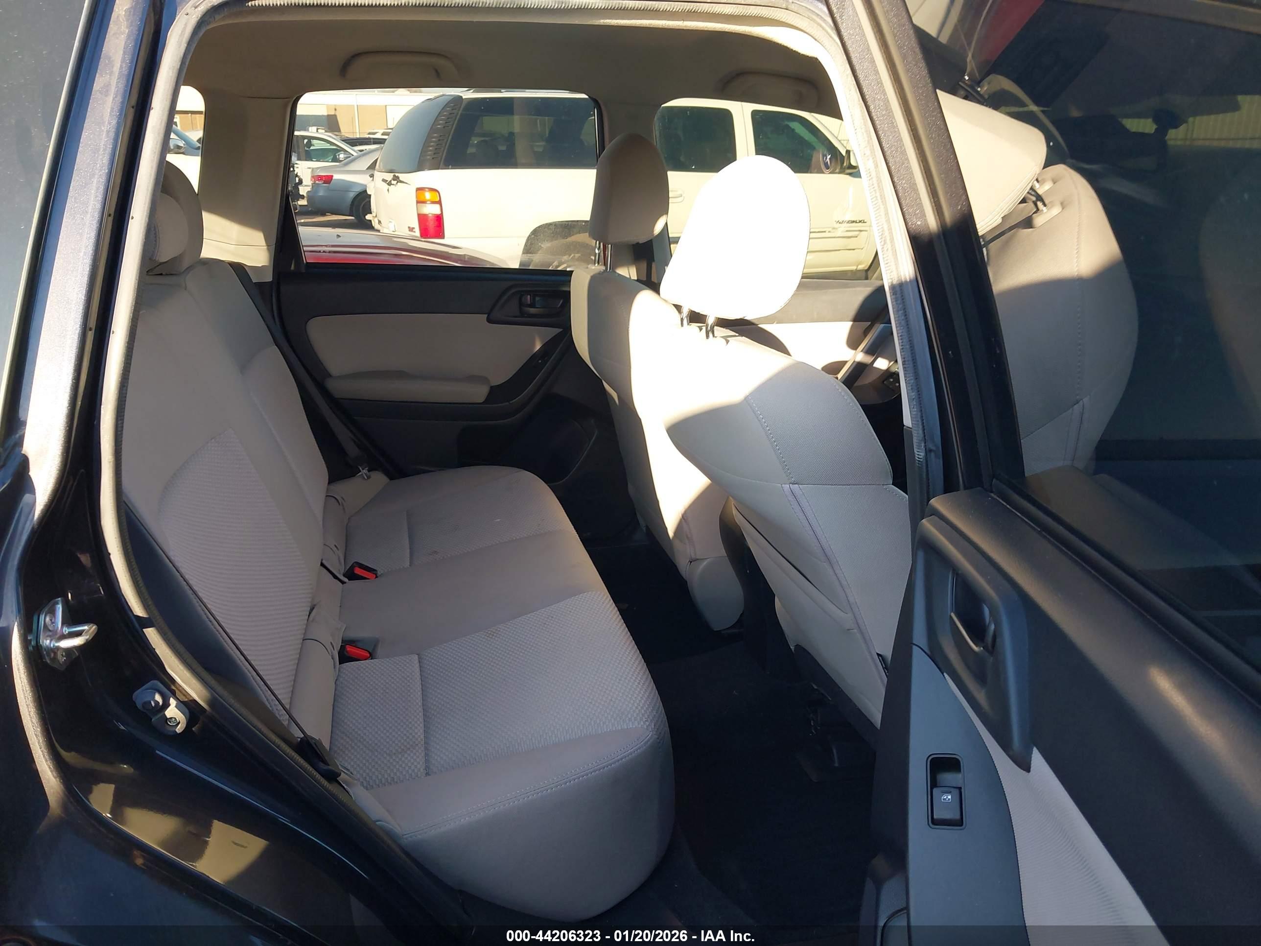 SUBARU FORESTER image 8