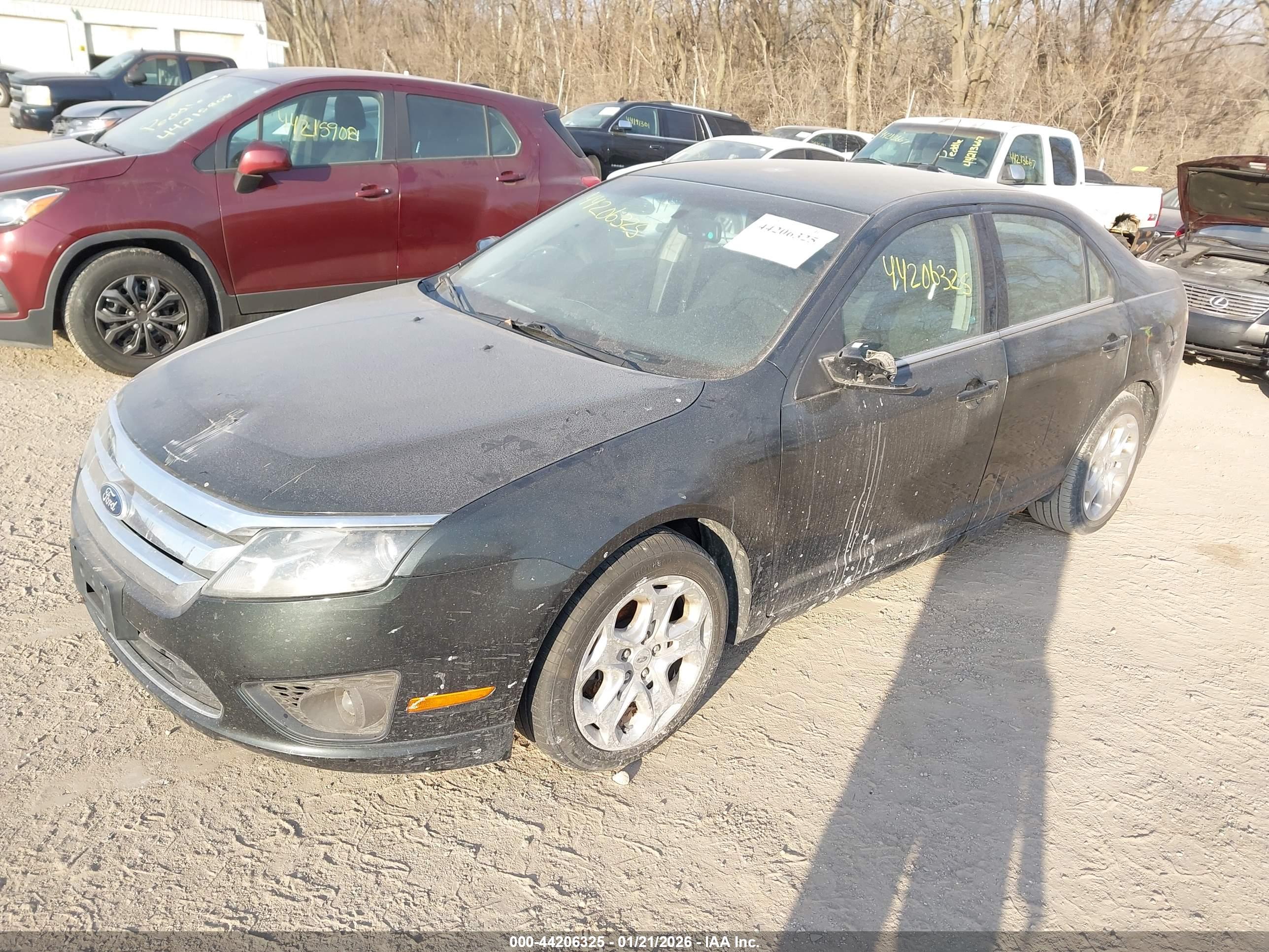 FORD FUSION image 2