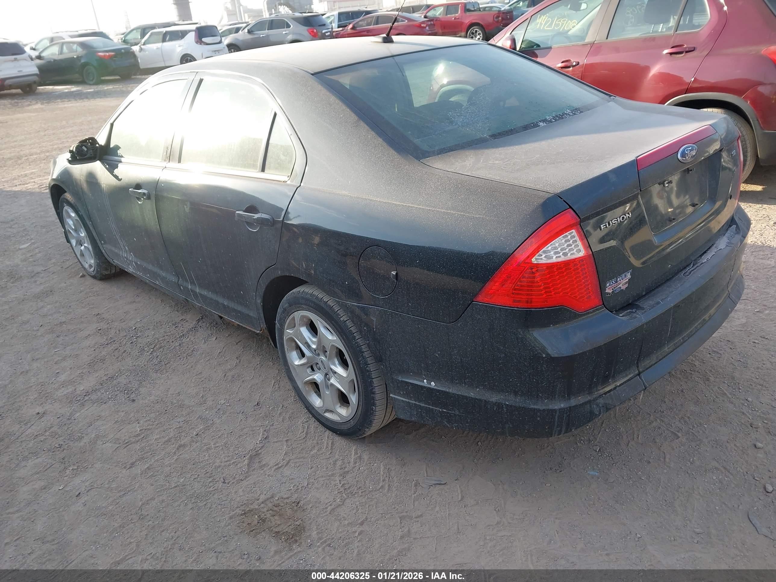 FORD FUSION image 3