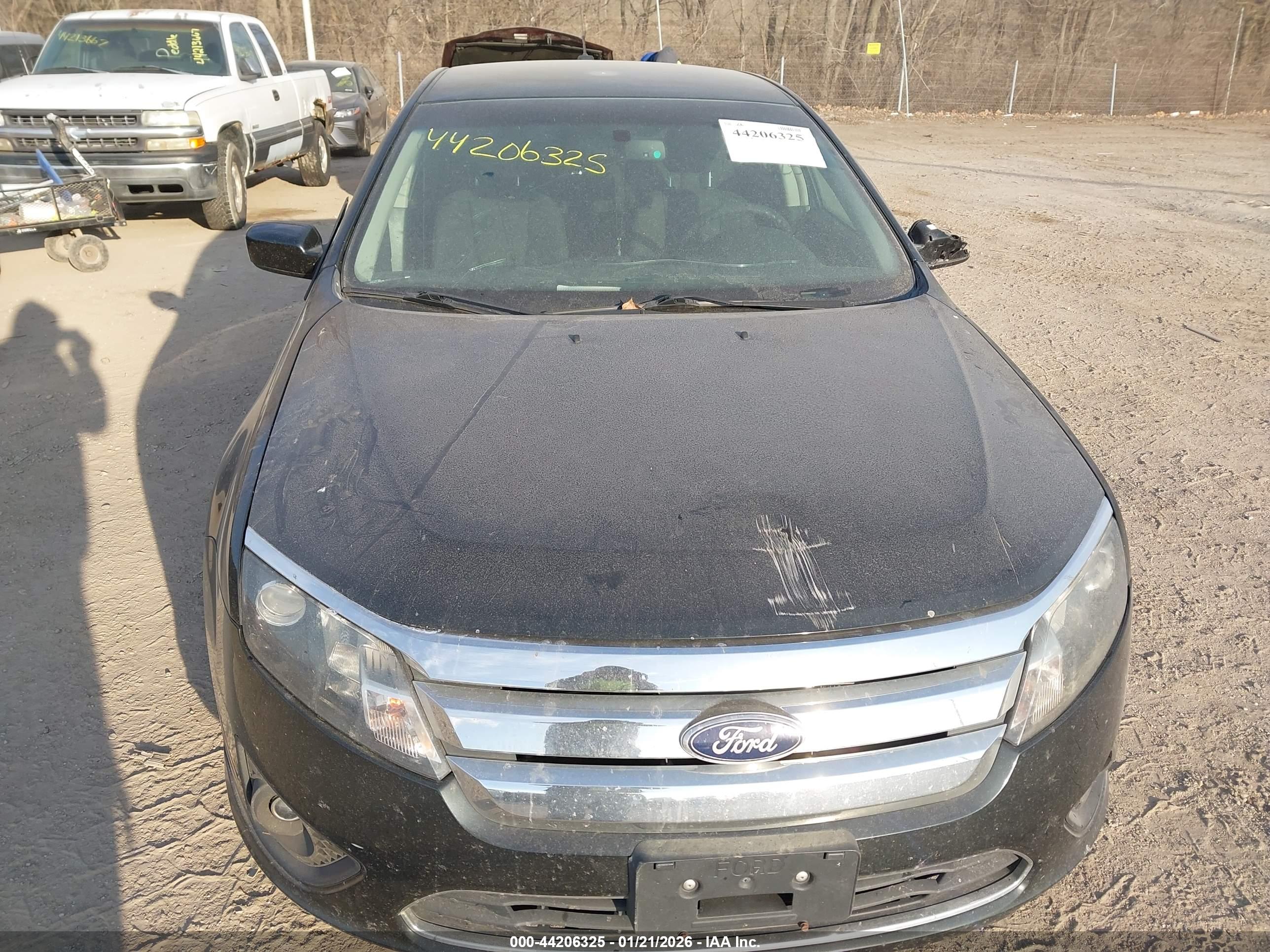 FORD FUSION image 6
