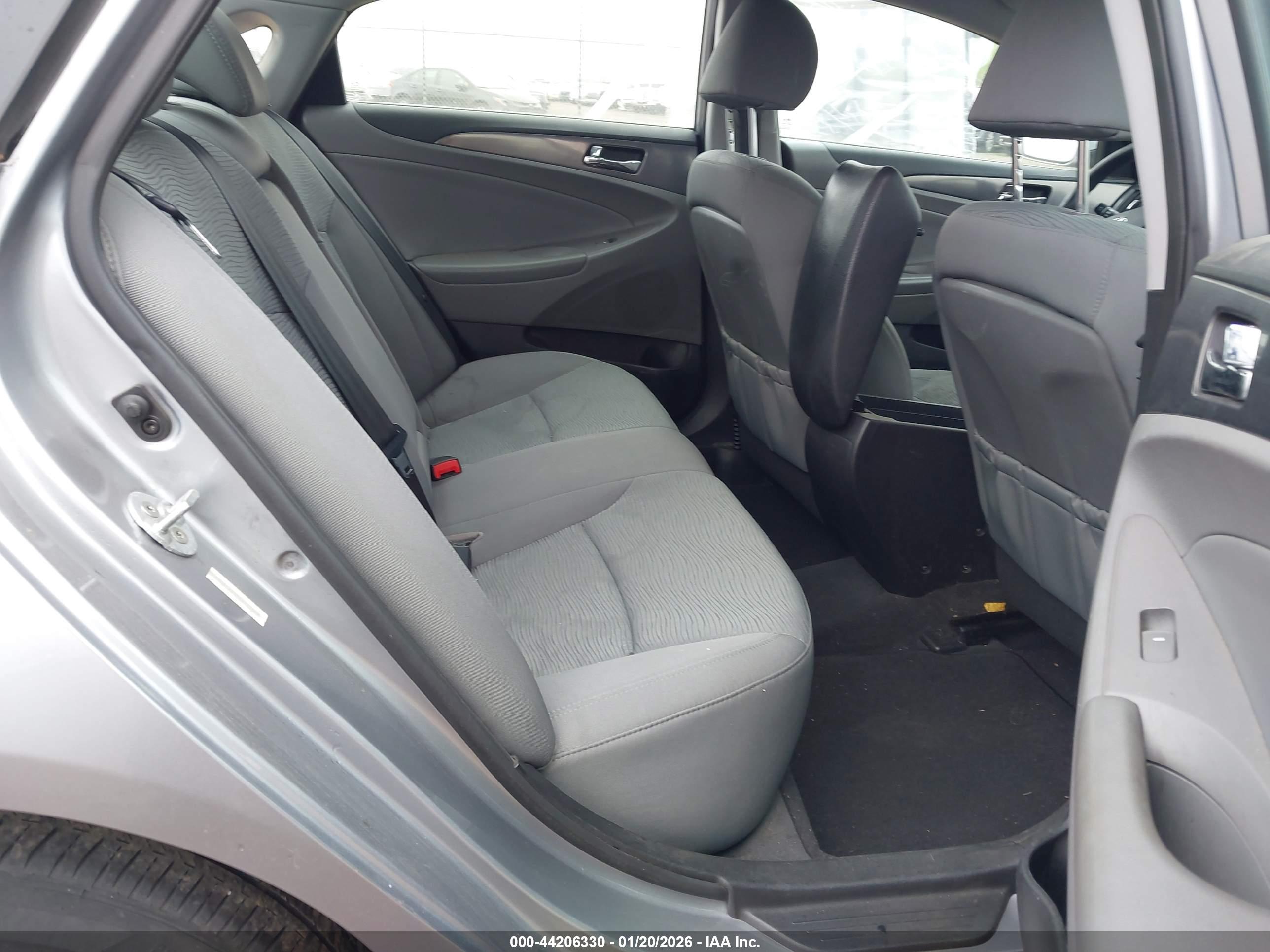 HYUNDAI SONATA image 8