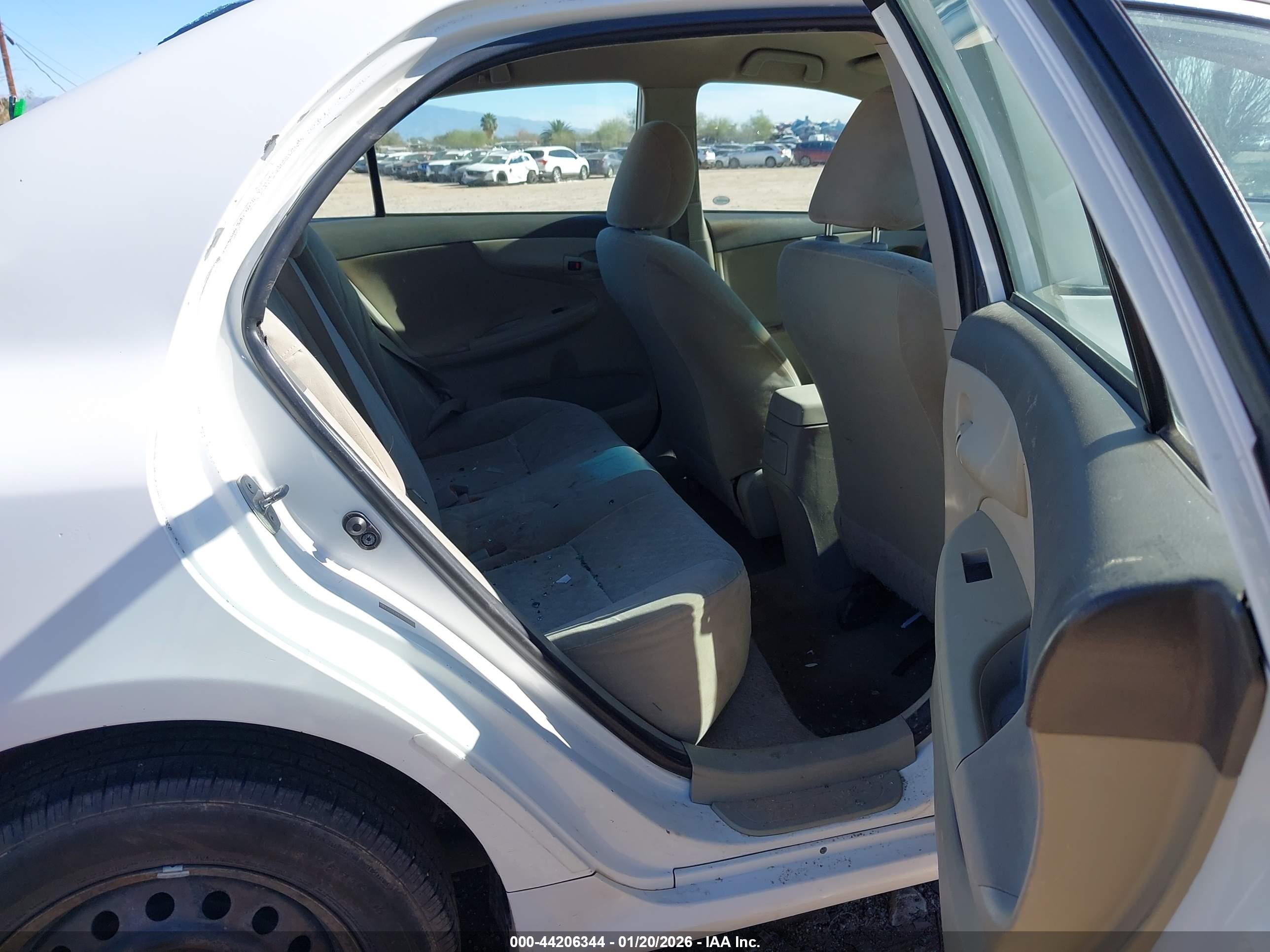 TOYOTA COROLLA image 8