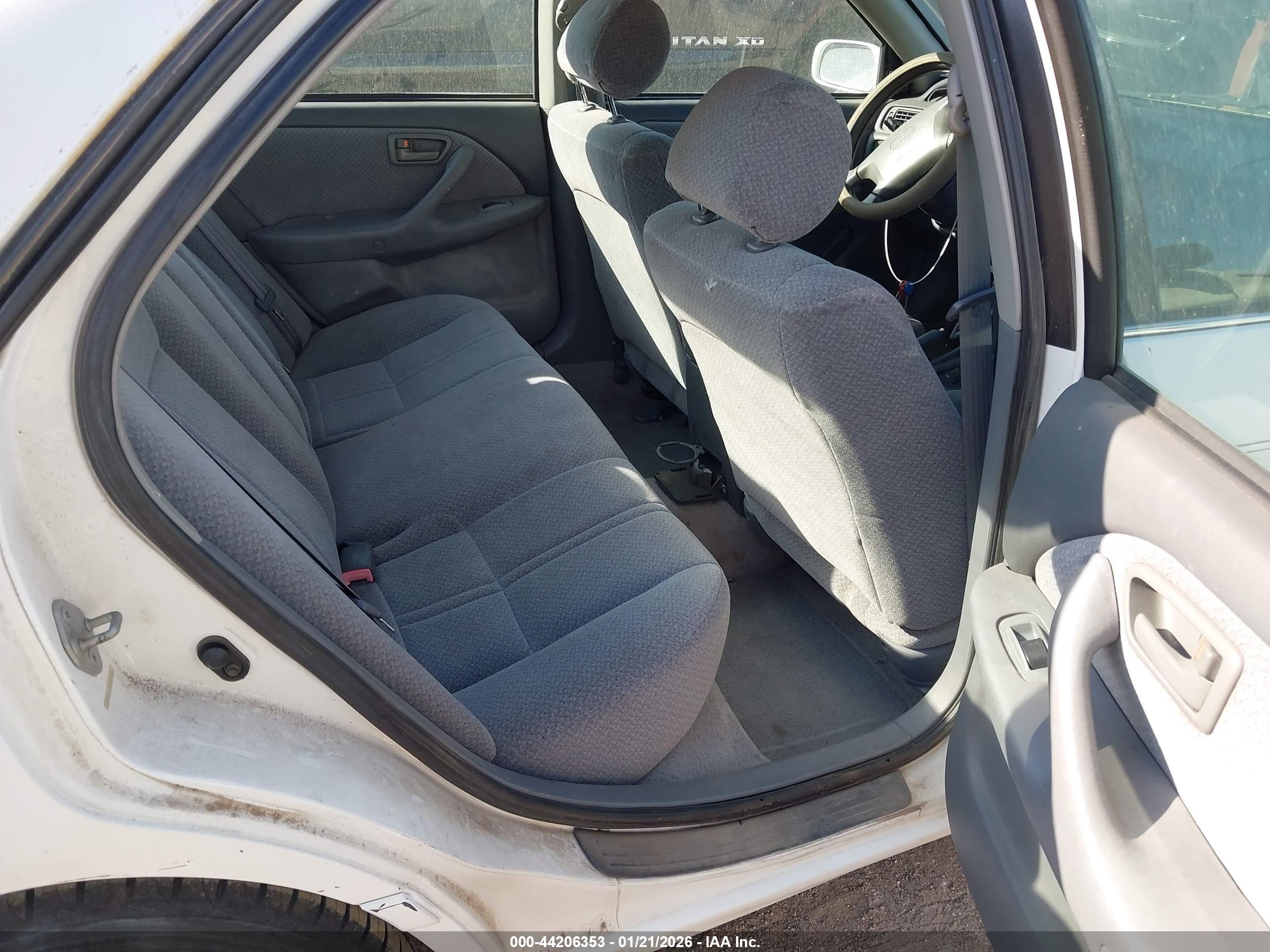 TOYOTA CAMRY image 8