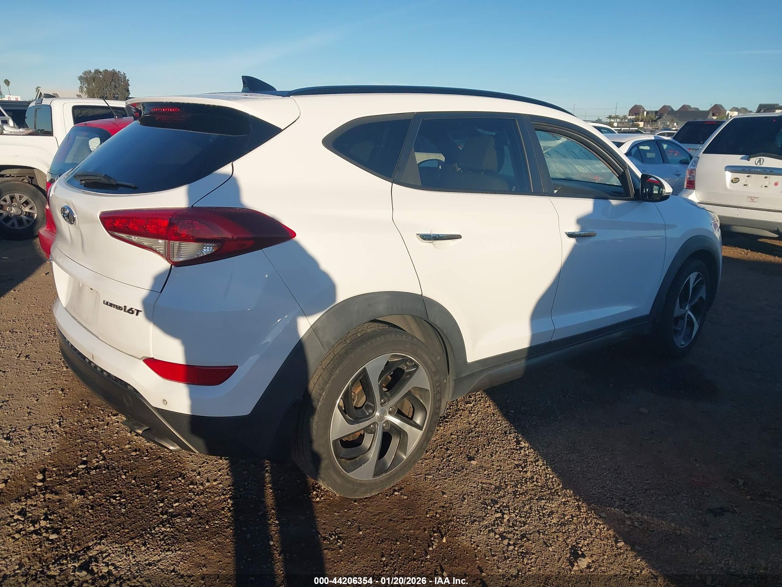 HYUNDAI TUCSON image 4
