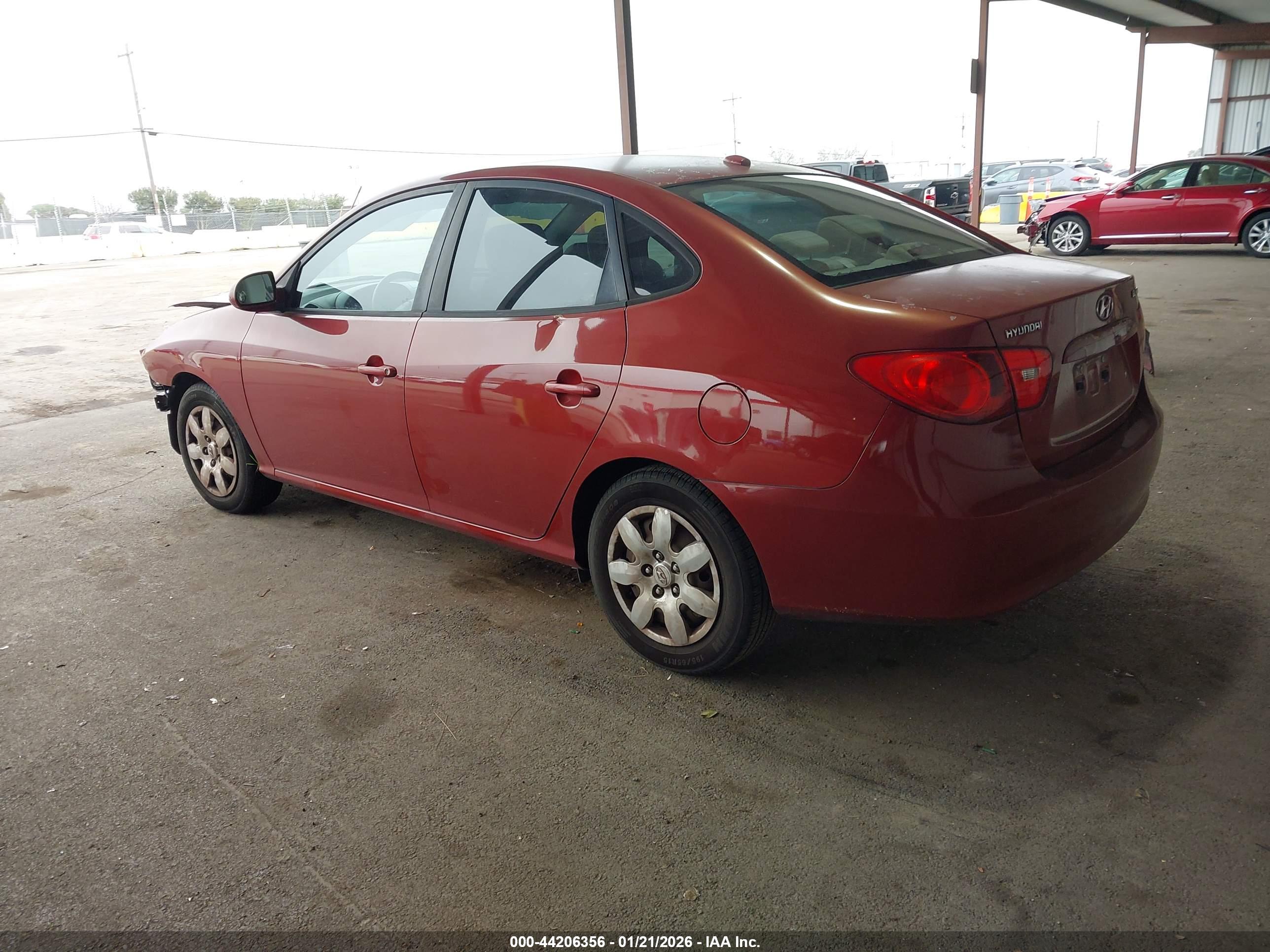 HYUNDAI ELANTRA image 3