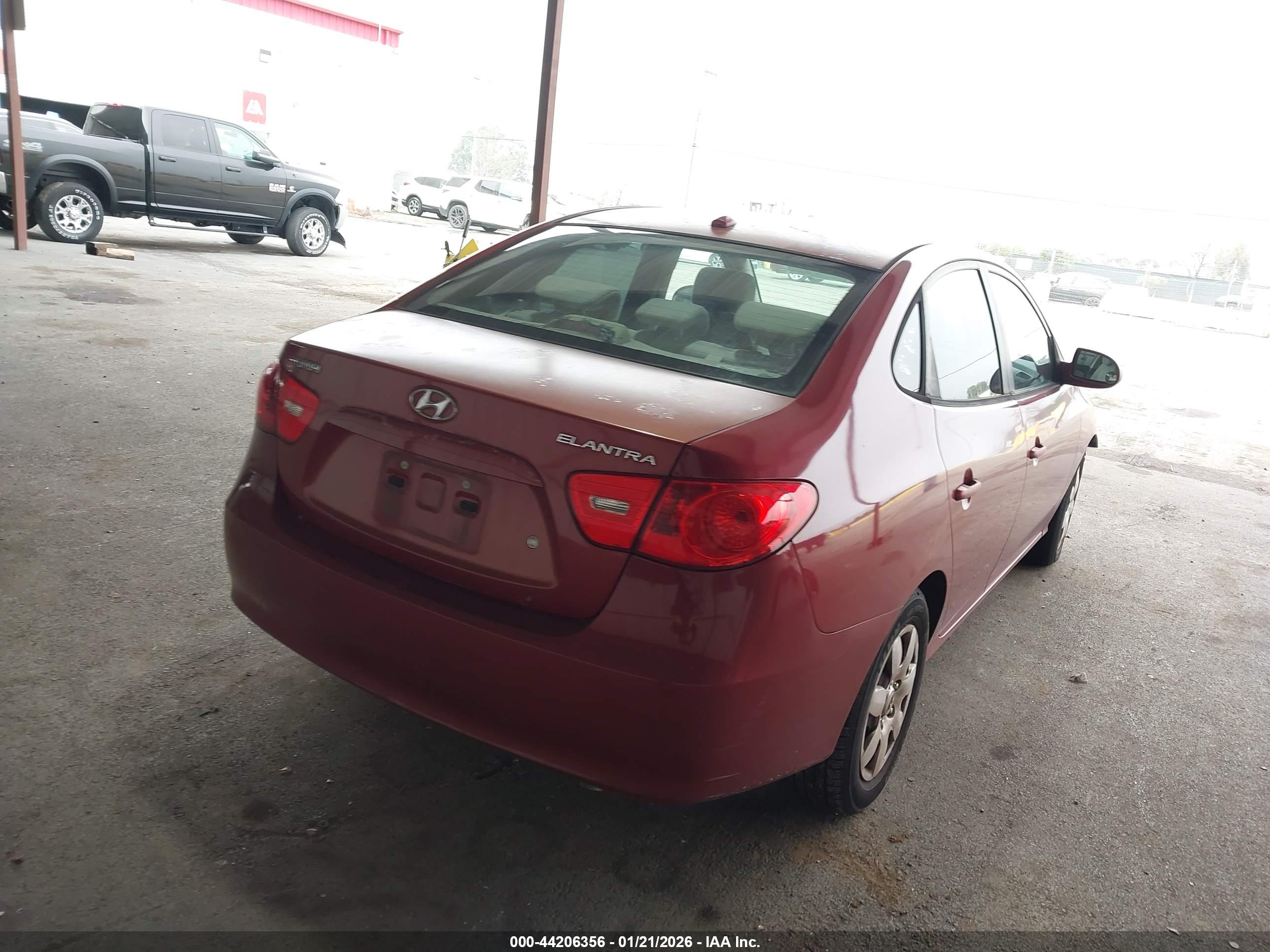 HYUNDAI ELANTRA image 4