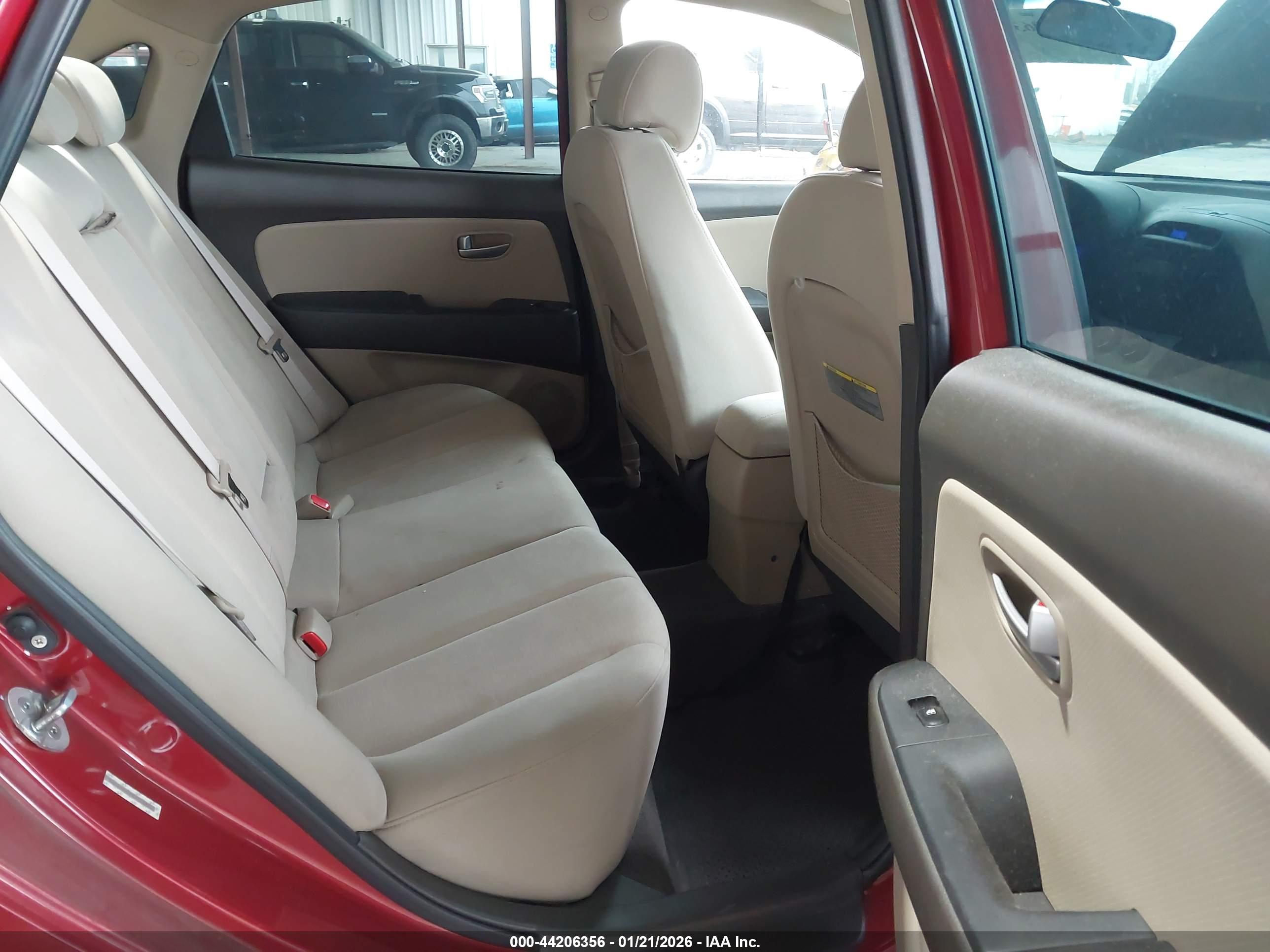 HYUNDAI ELANTRA image 8