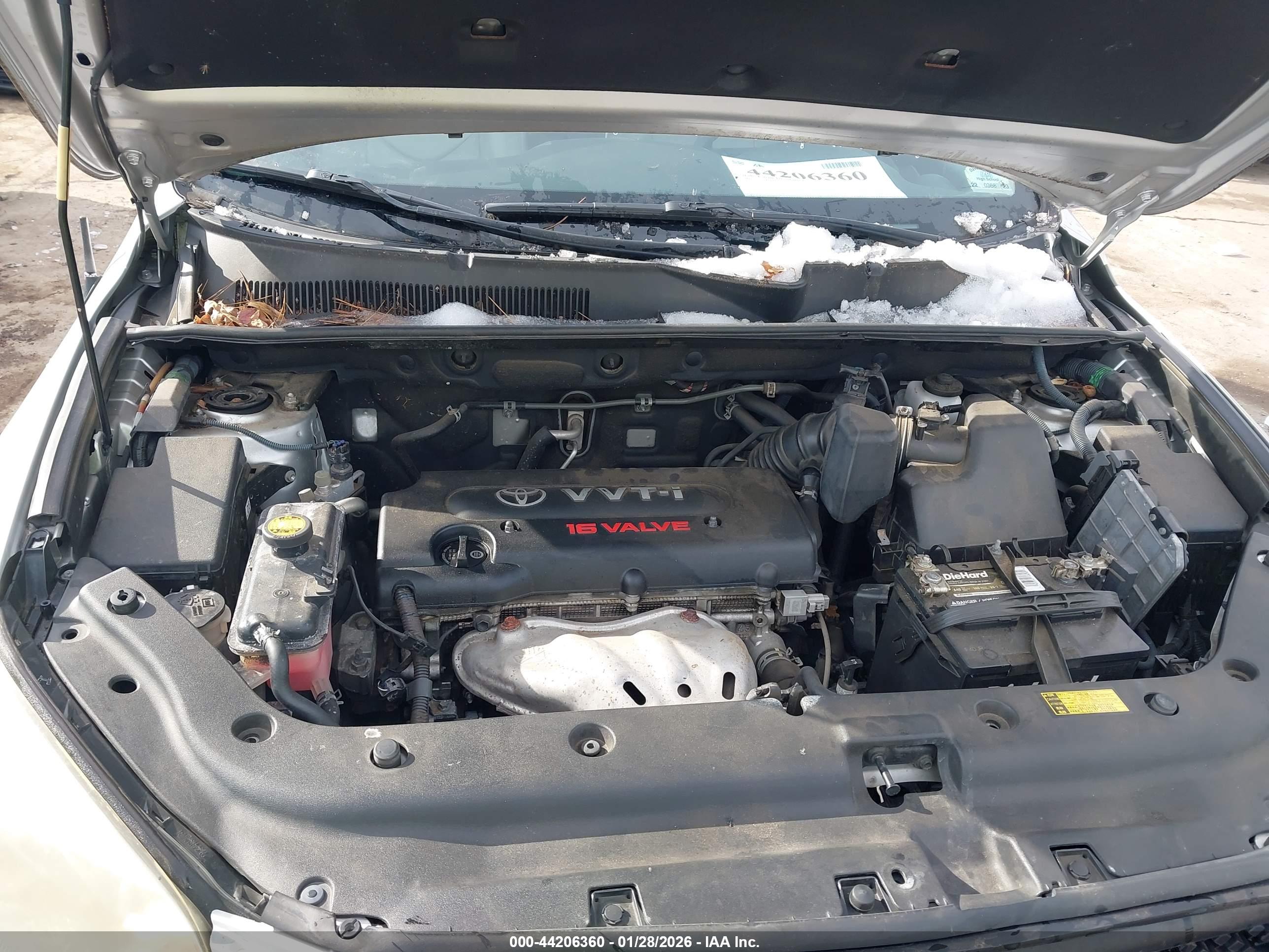 TOYOTA RAV4 image 10
