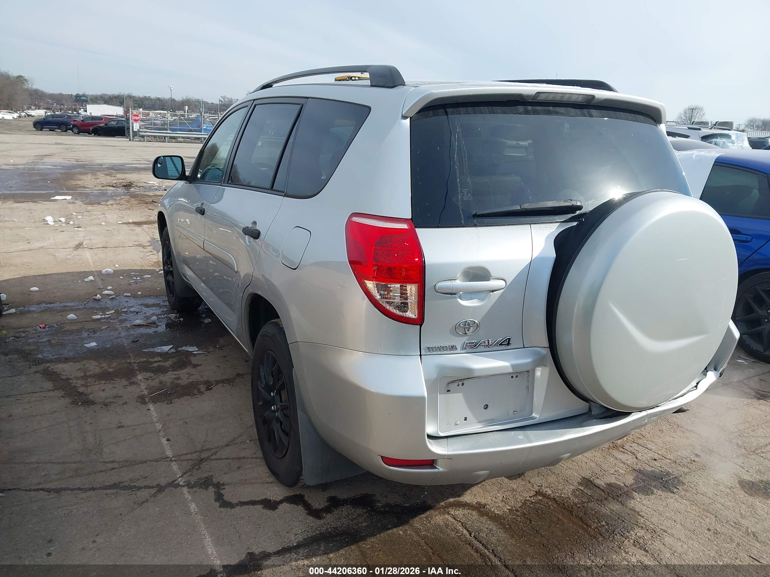 TOYOTA RAV4 image 3