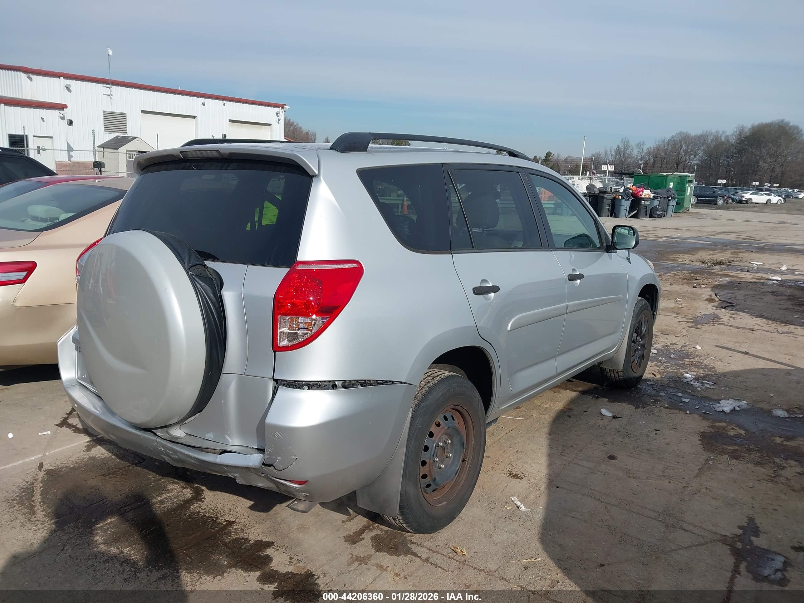 TOYOTA RAV4 image 4