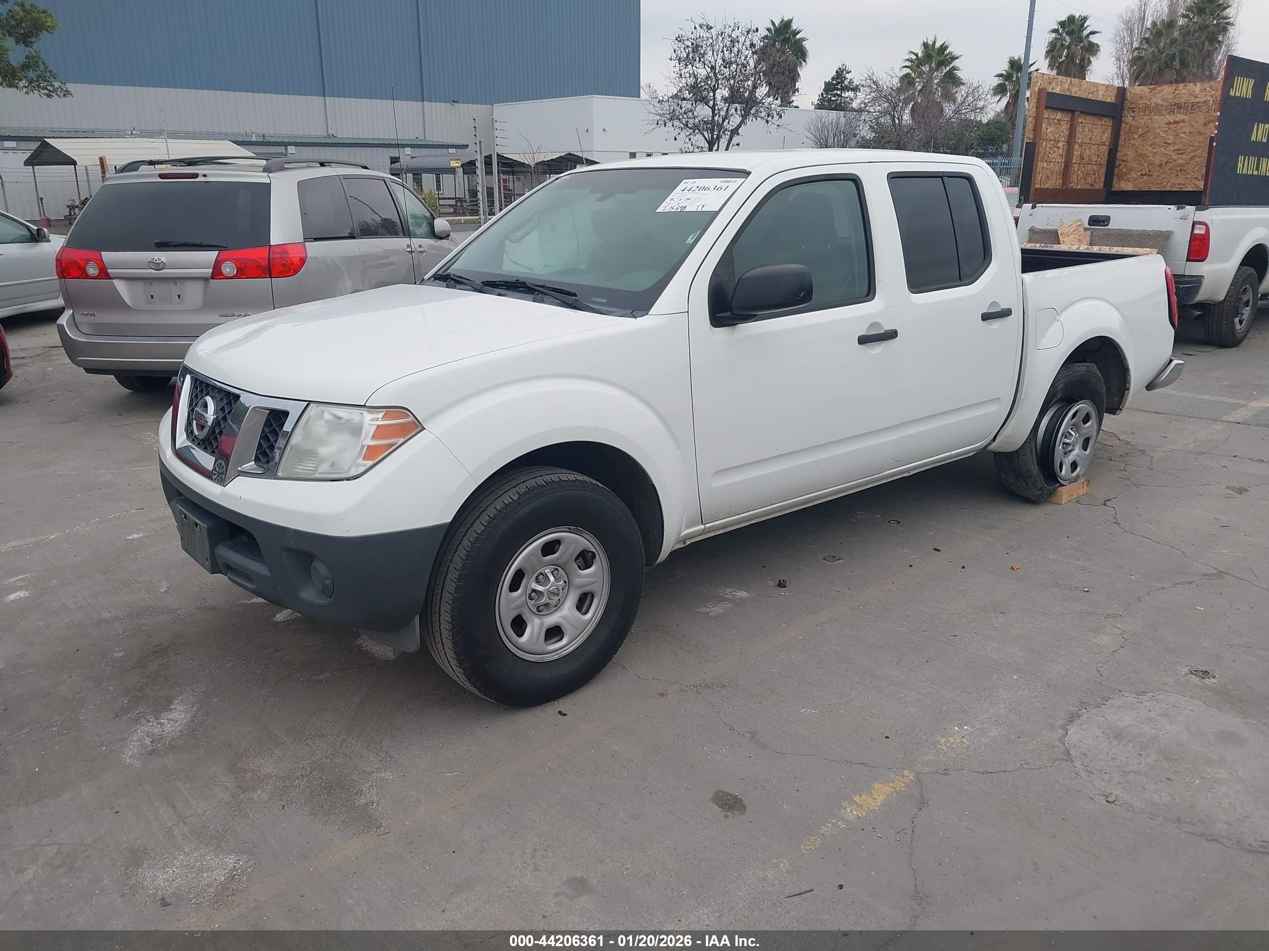 NISSAN FRONTIER image 2