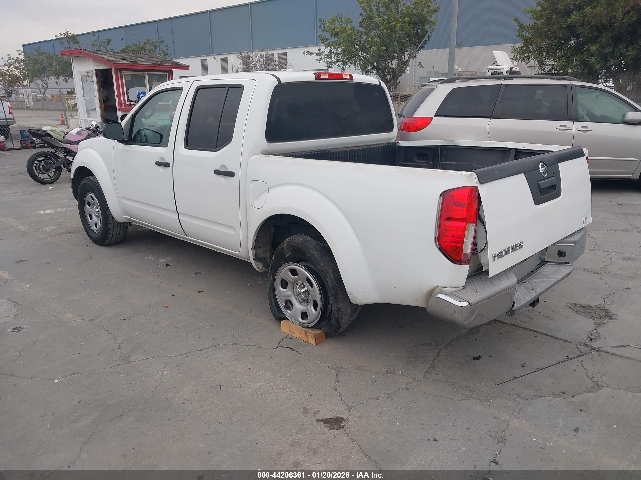 NISSAN FRONTIER image 3