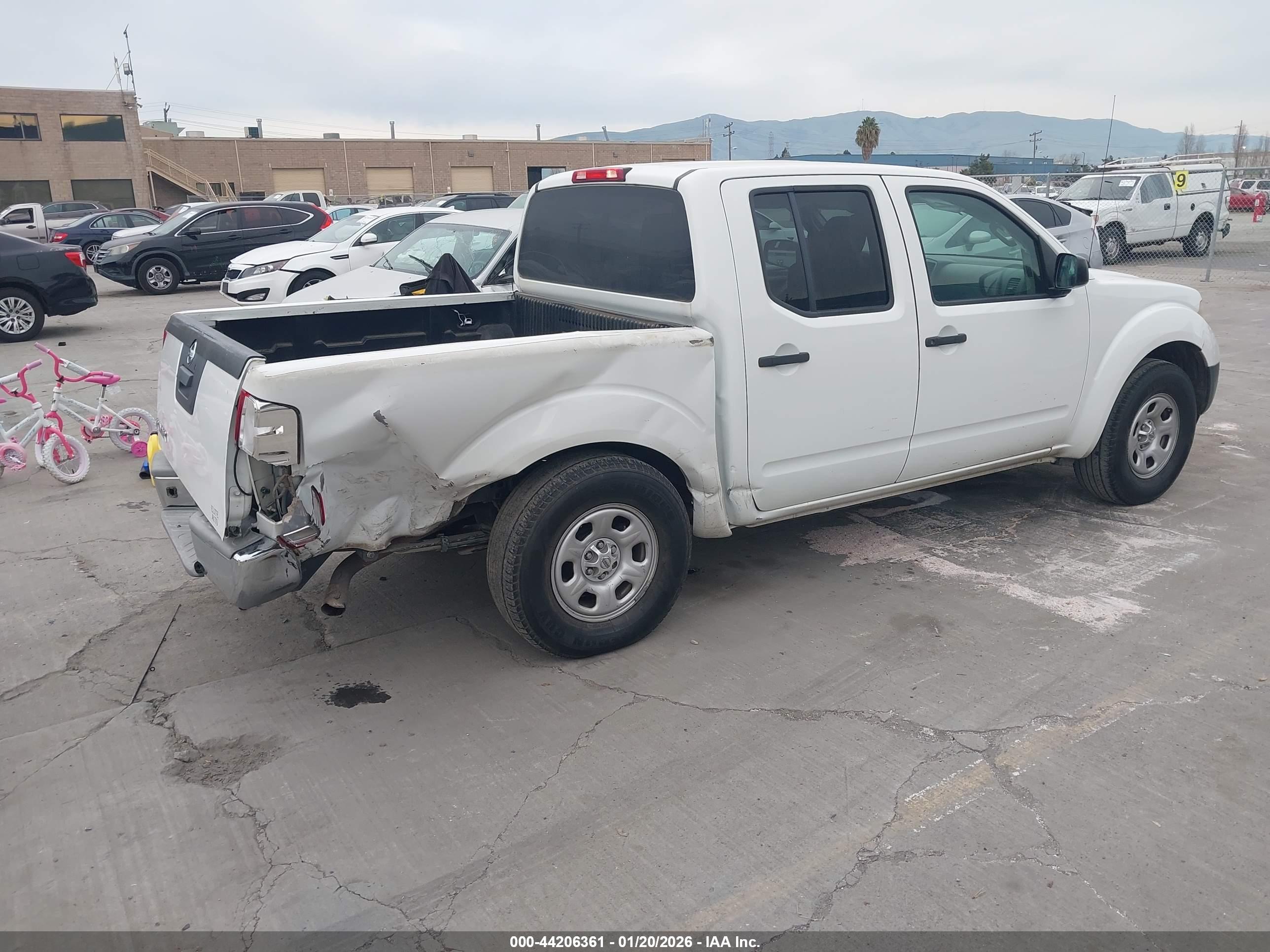 NISSAN FRONTIER image 4
