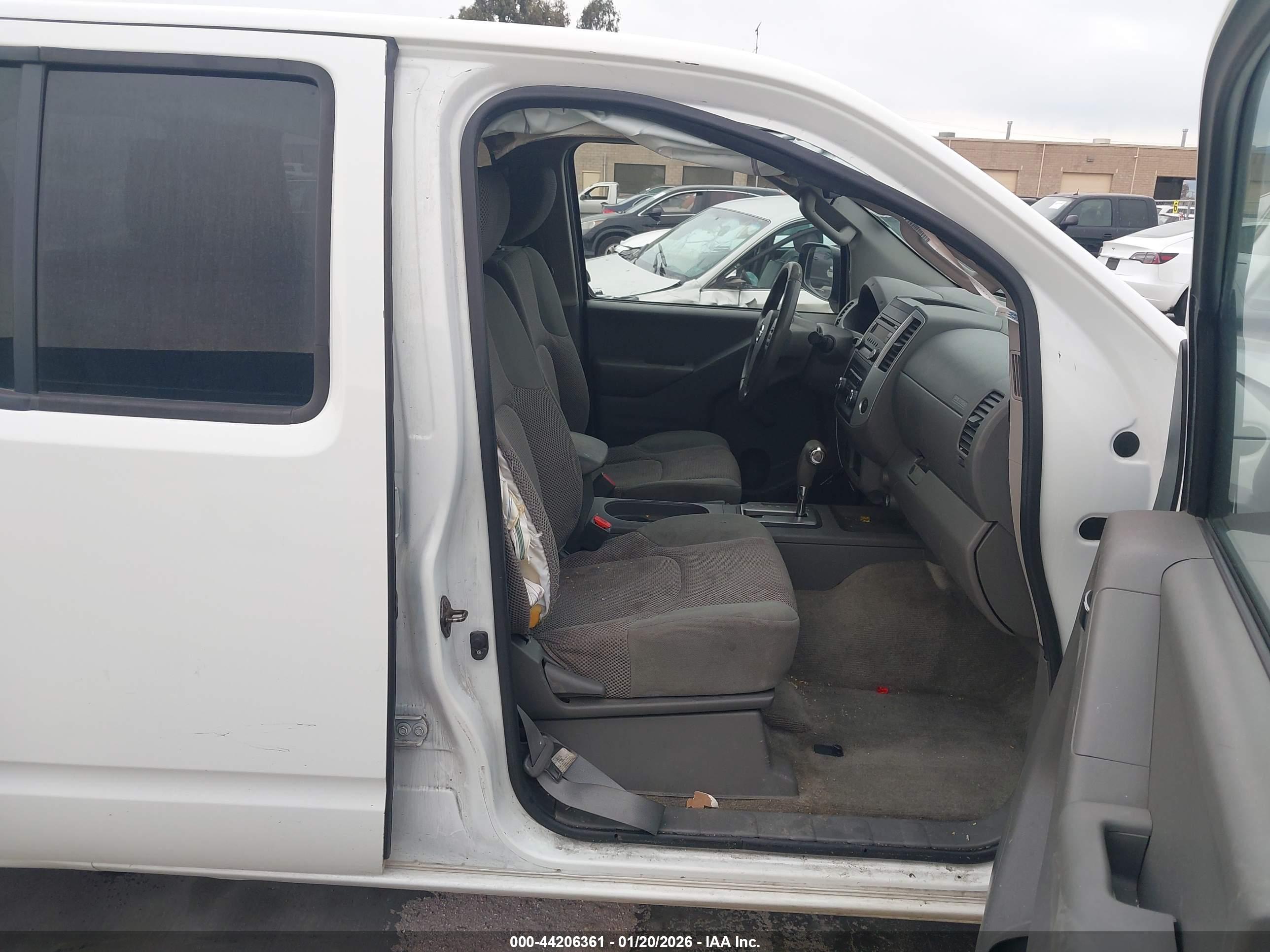 NISSAN FRONTIER image 5