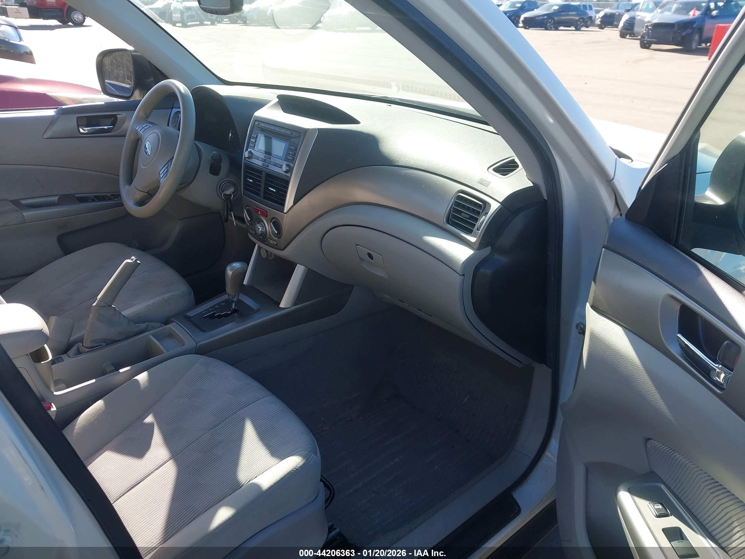 SUBARU FORESTER image 5