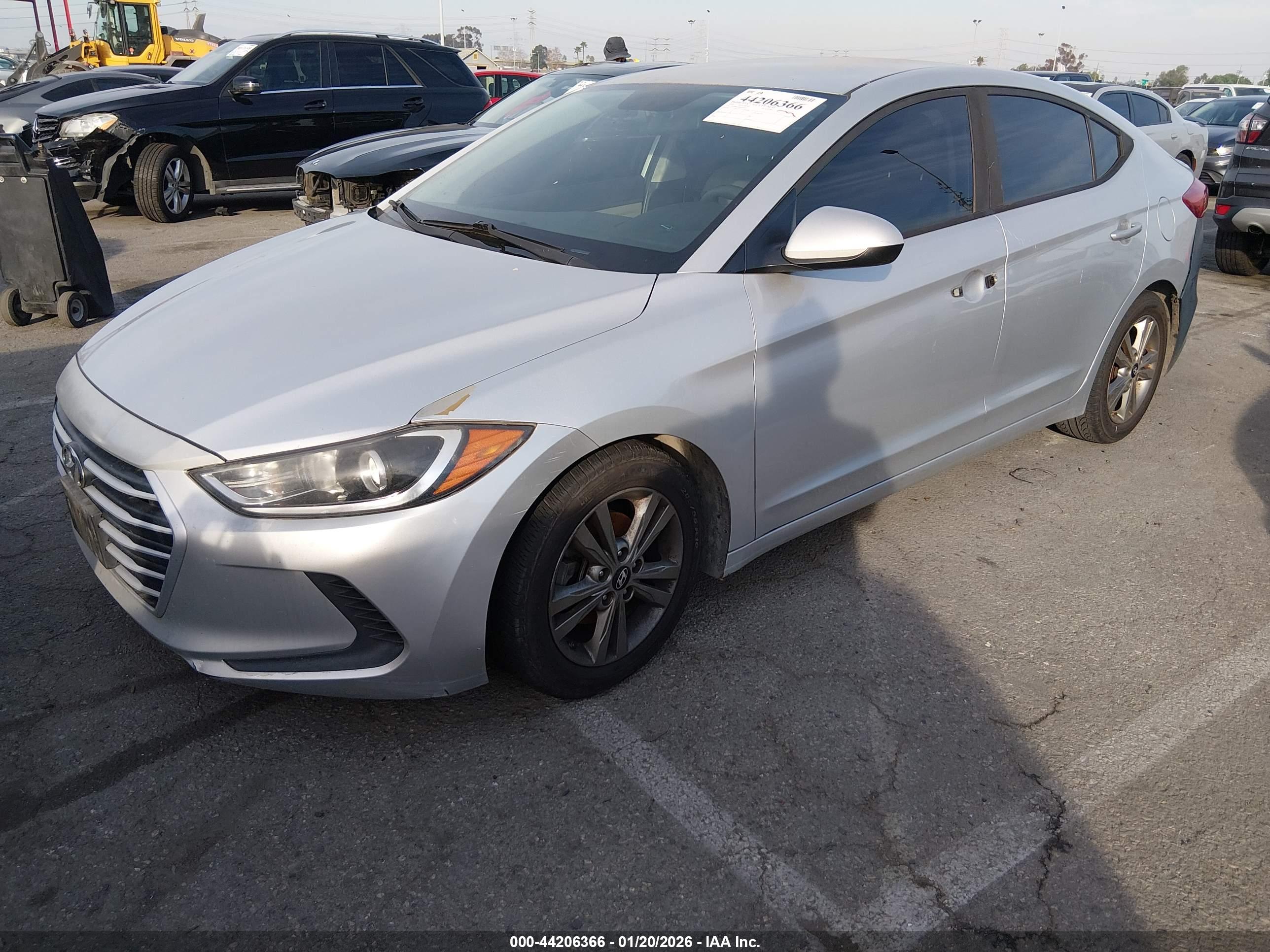 HYUNDAI ELANTRA image 2
