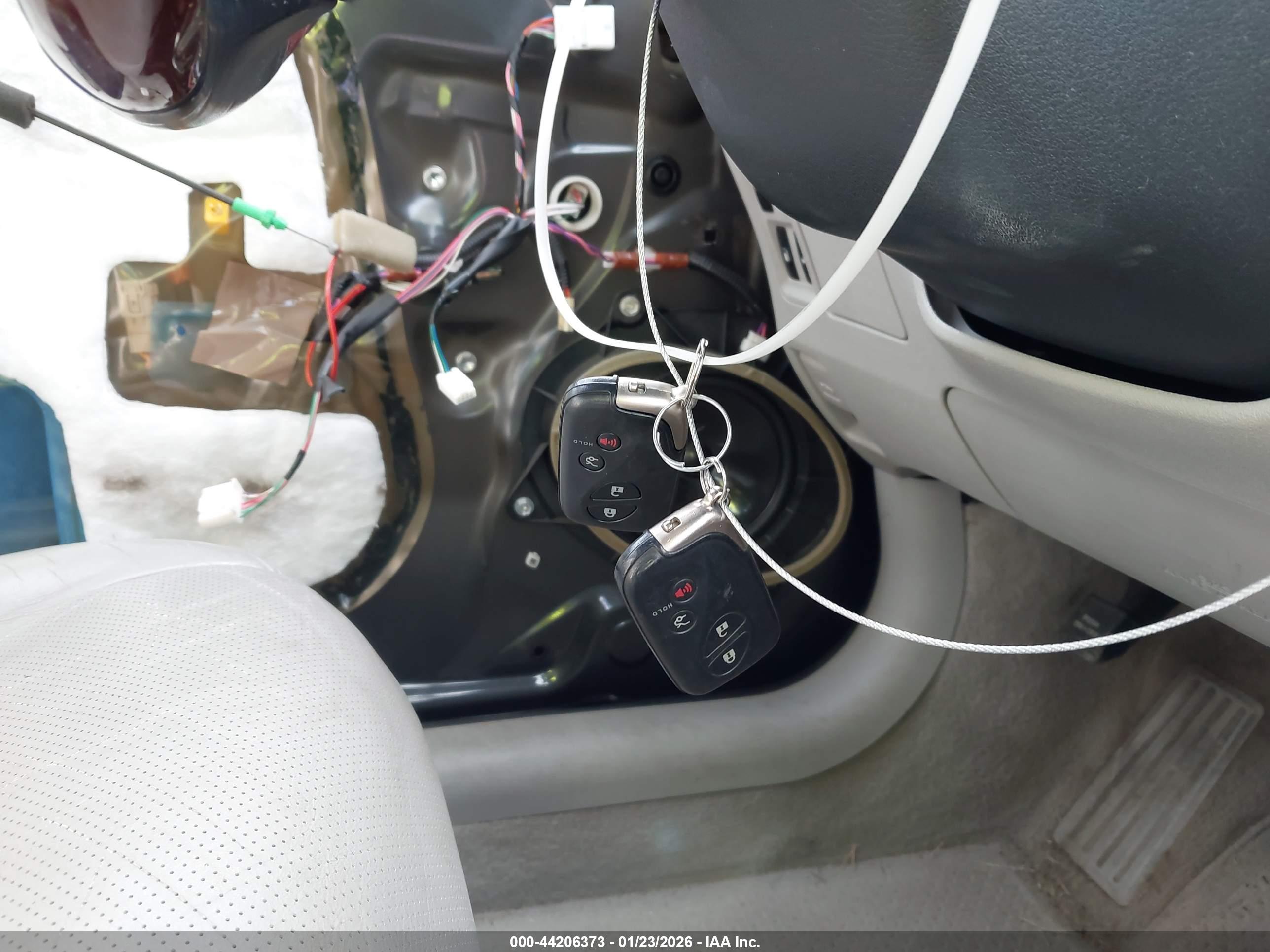 LEXUS ES image 11