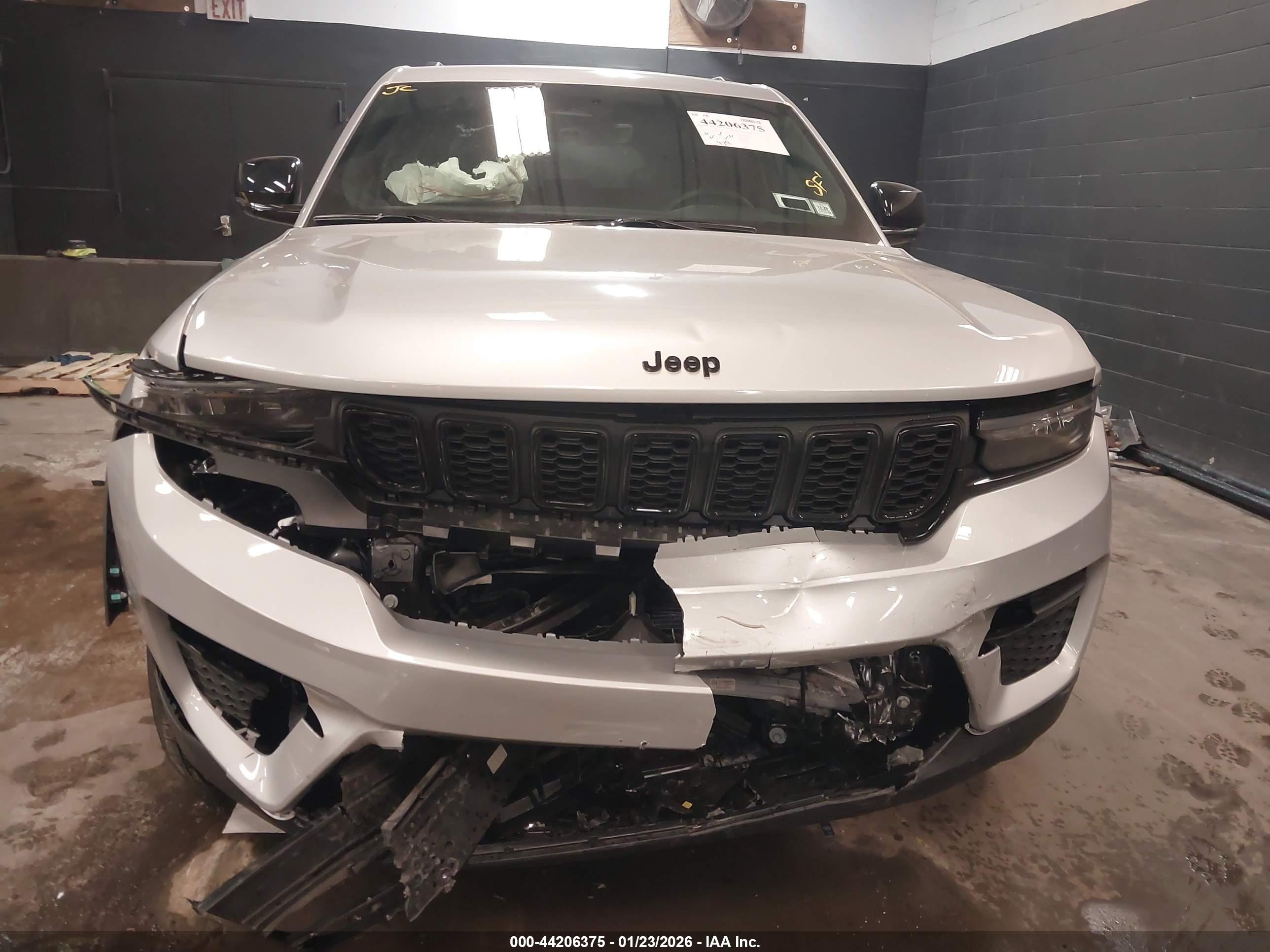 JEEP GRAND image 6