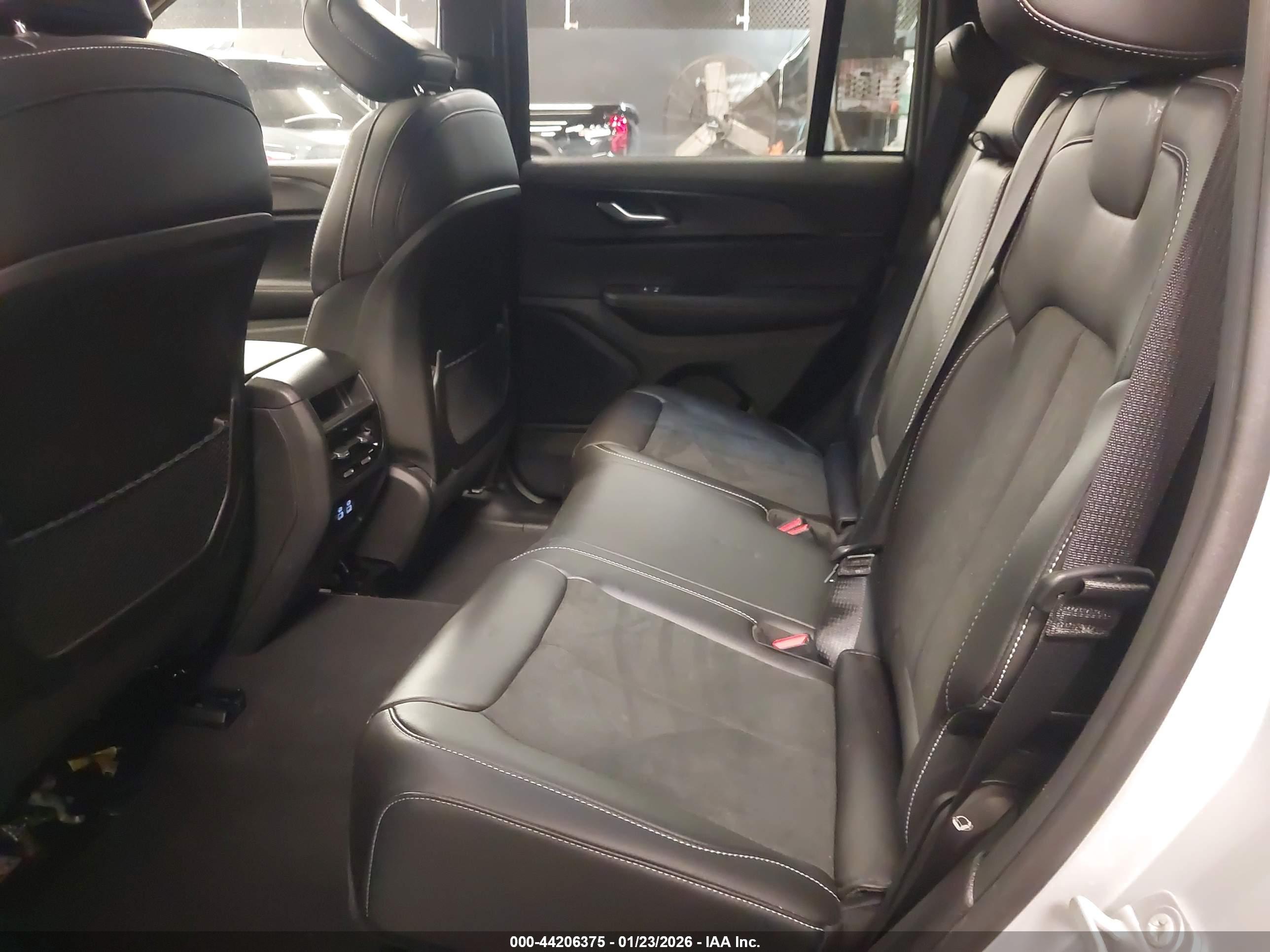 JEEP GRAND image 8