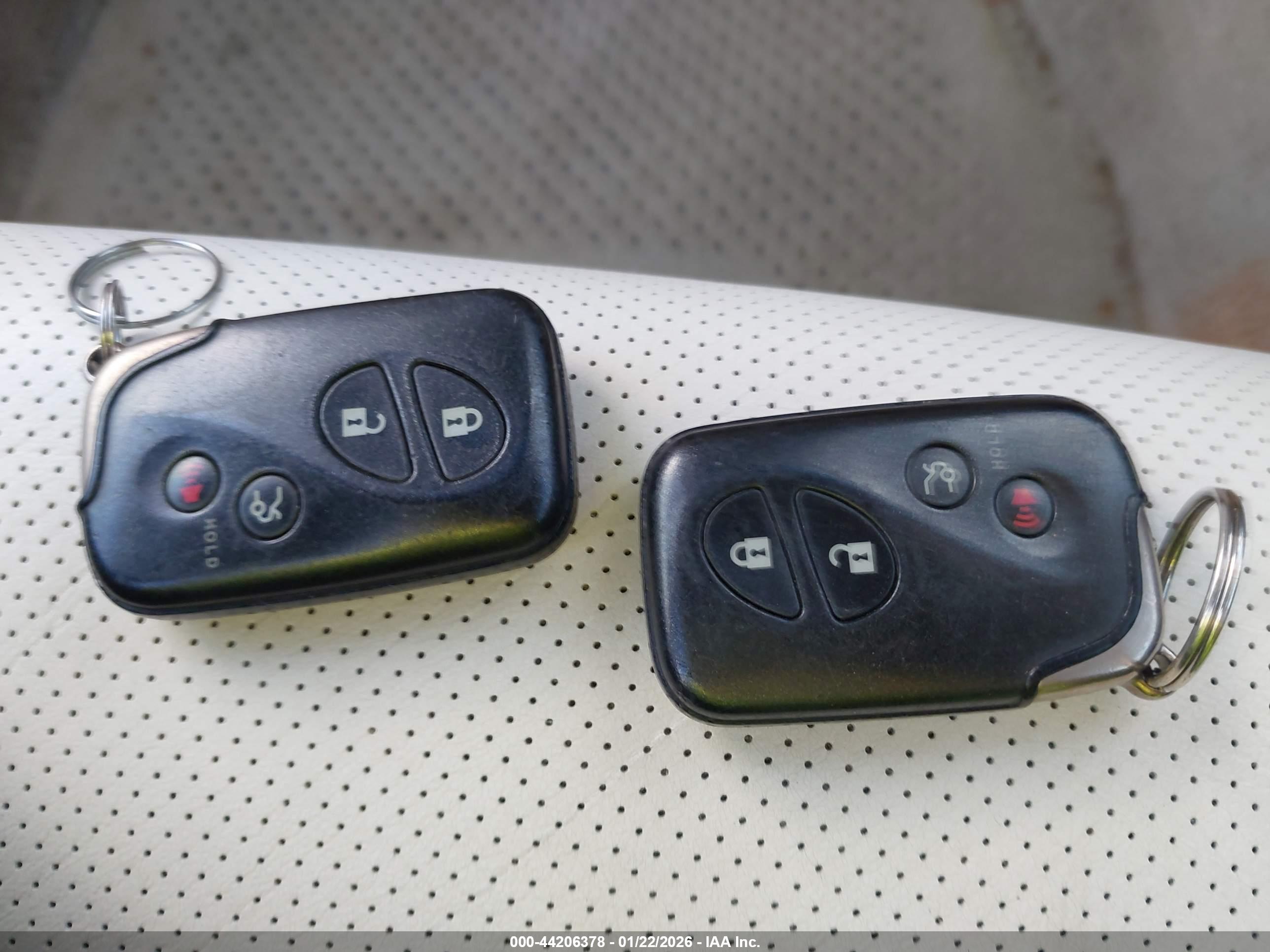 LEXUS IS image 11
