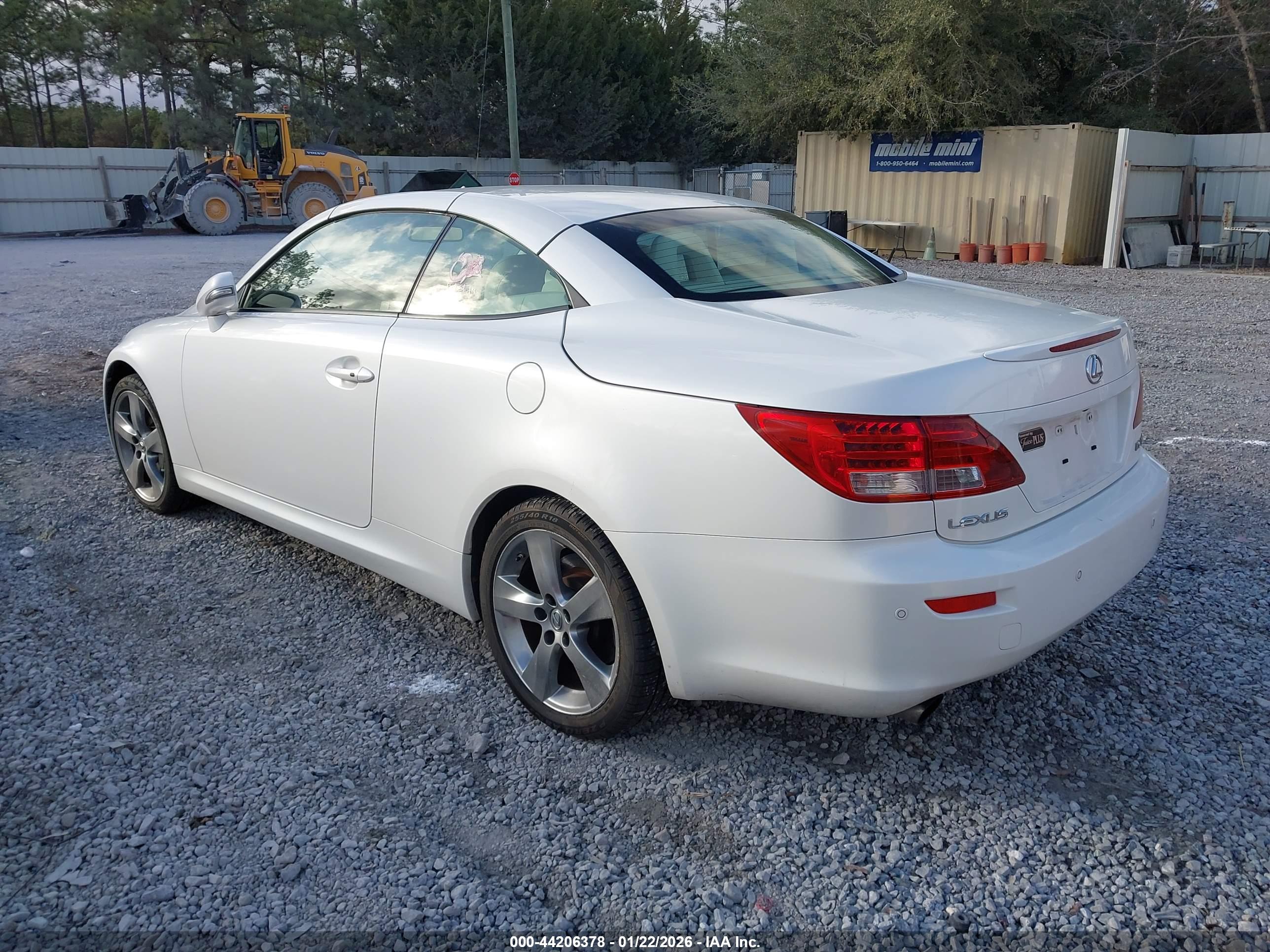 LEXUS IS image 3