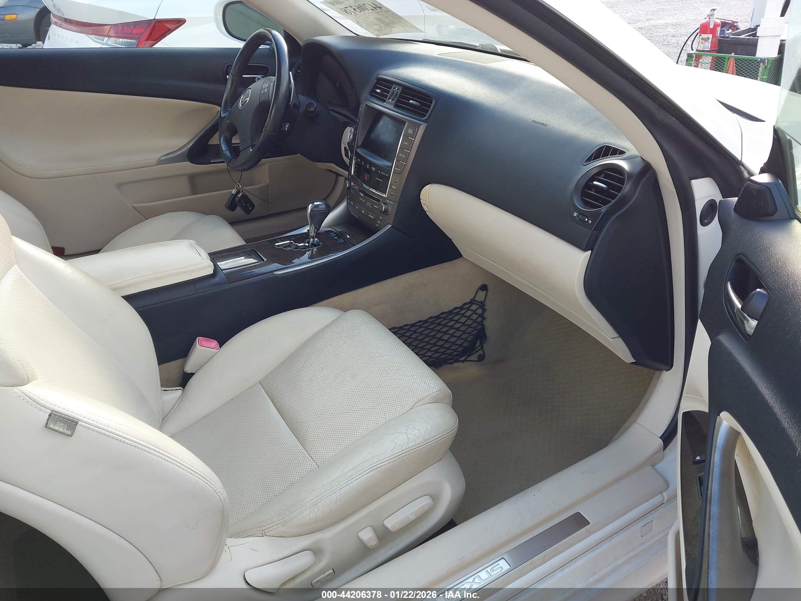LEXUS IS image 5