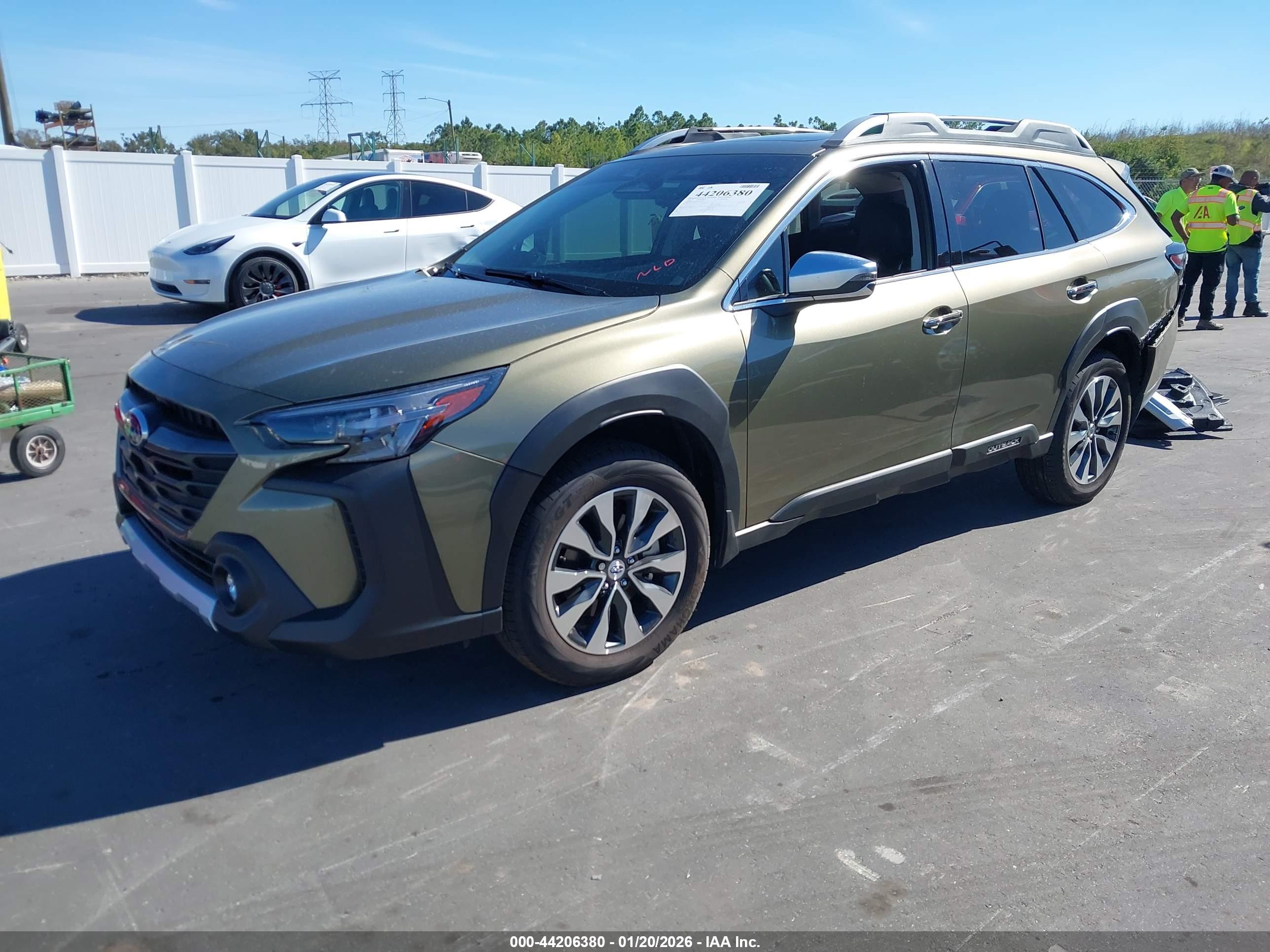 SUBARU OUTBACK image 2