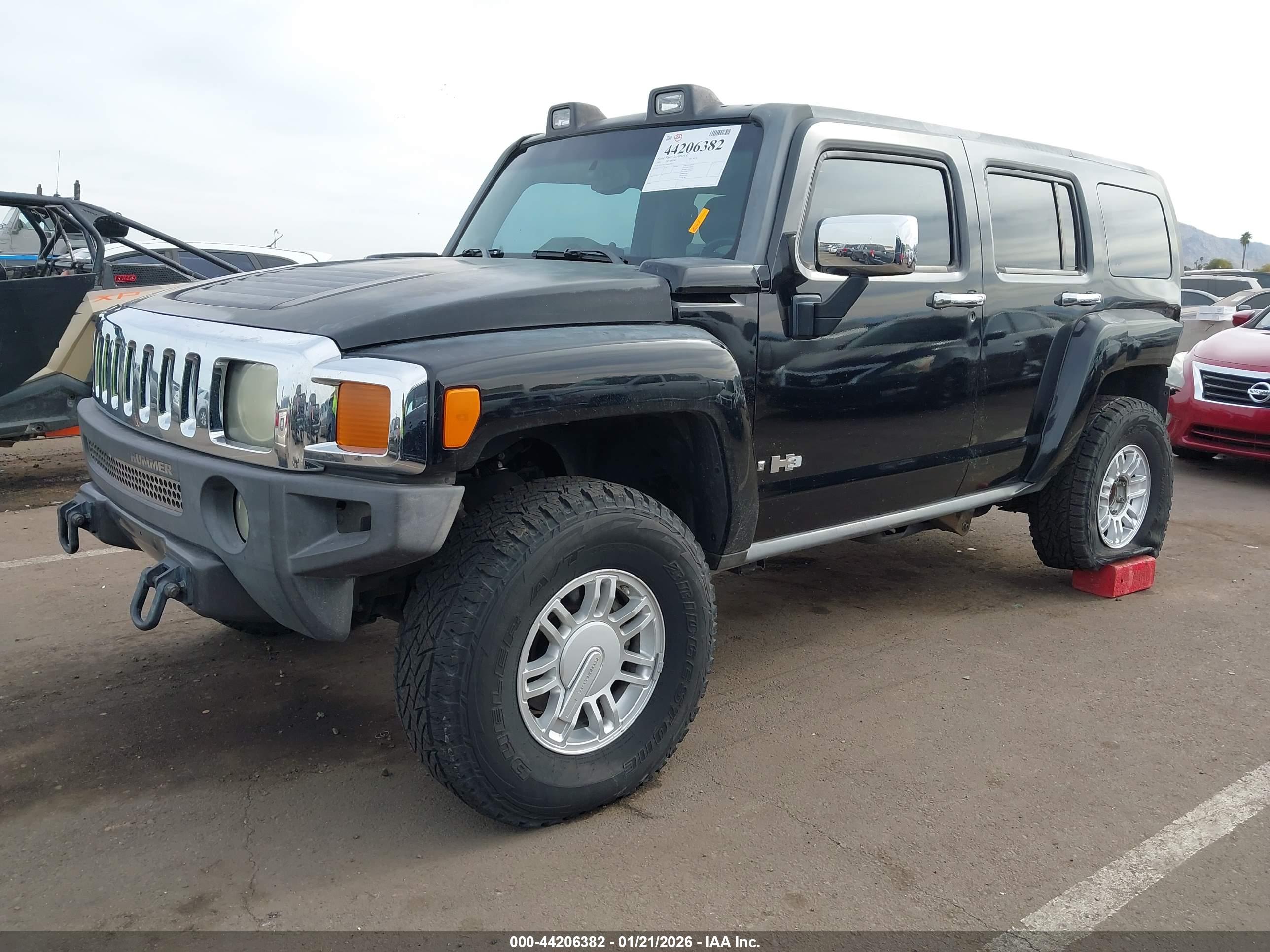 HUMMER H3 image 2