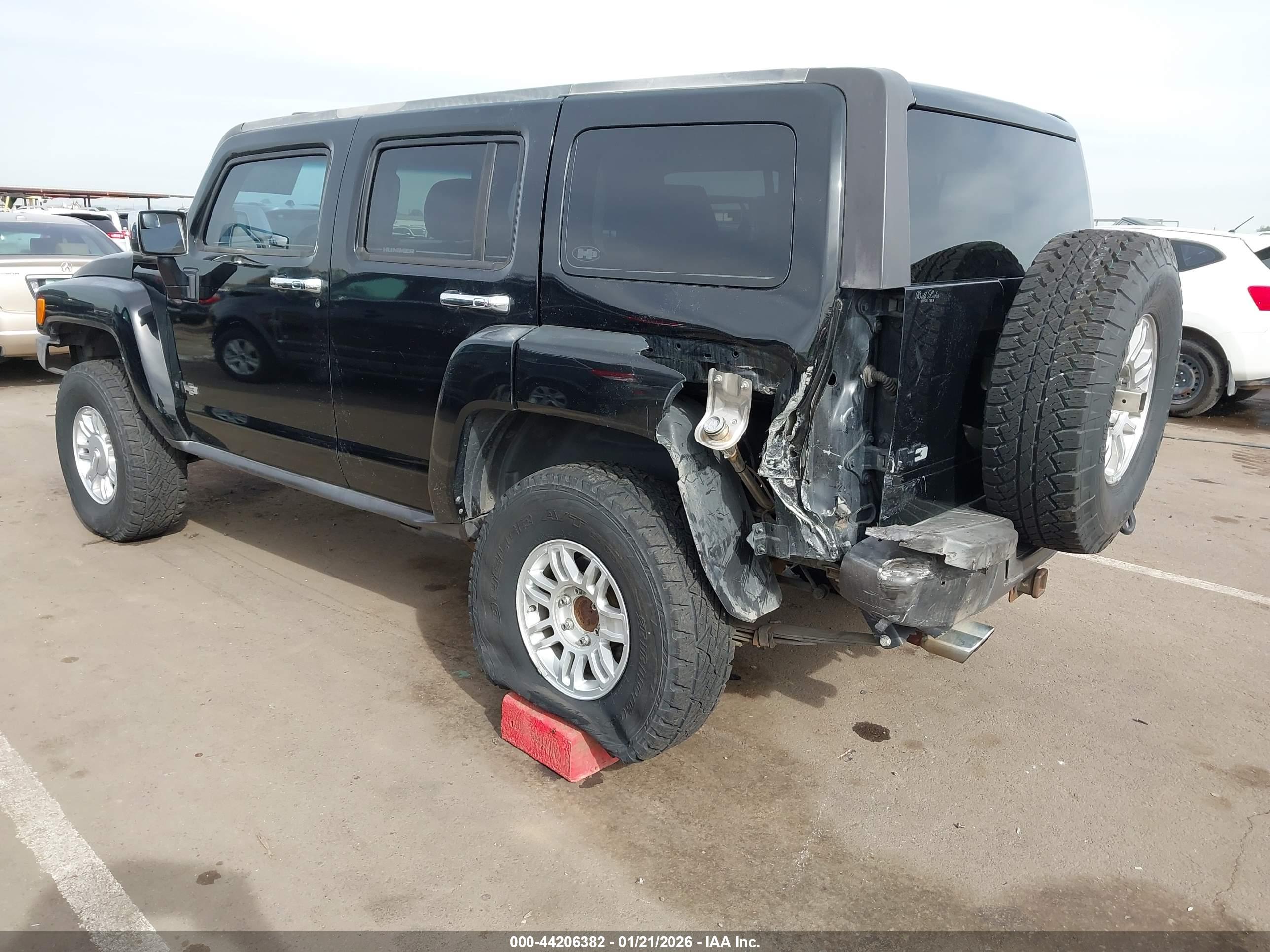 HUMMER H3 image 3