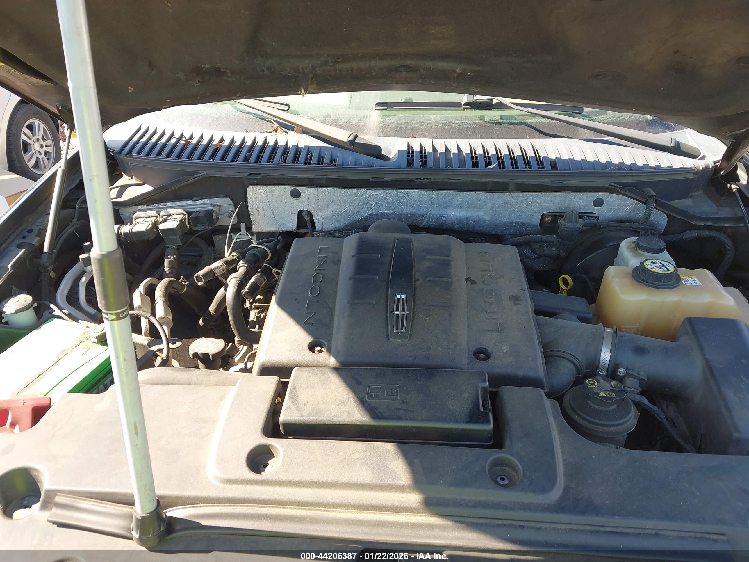 LINCOLN NAVIGATOR image 10
