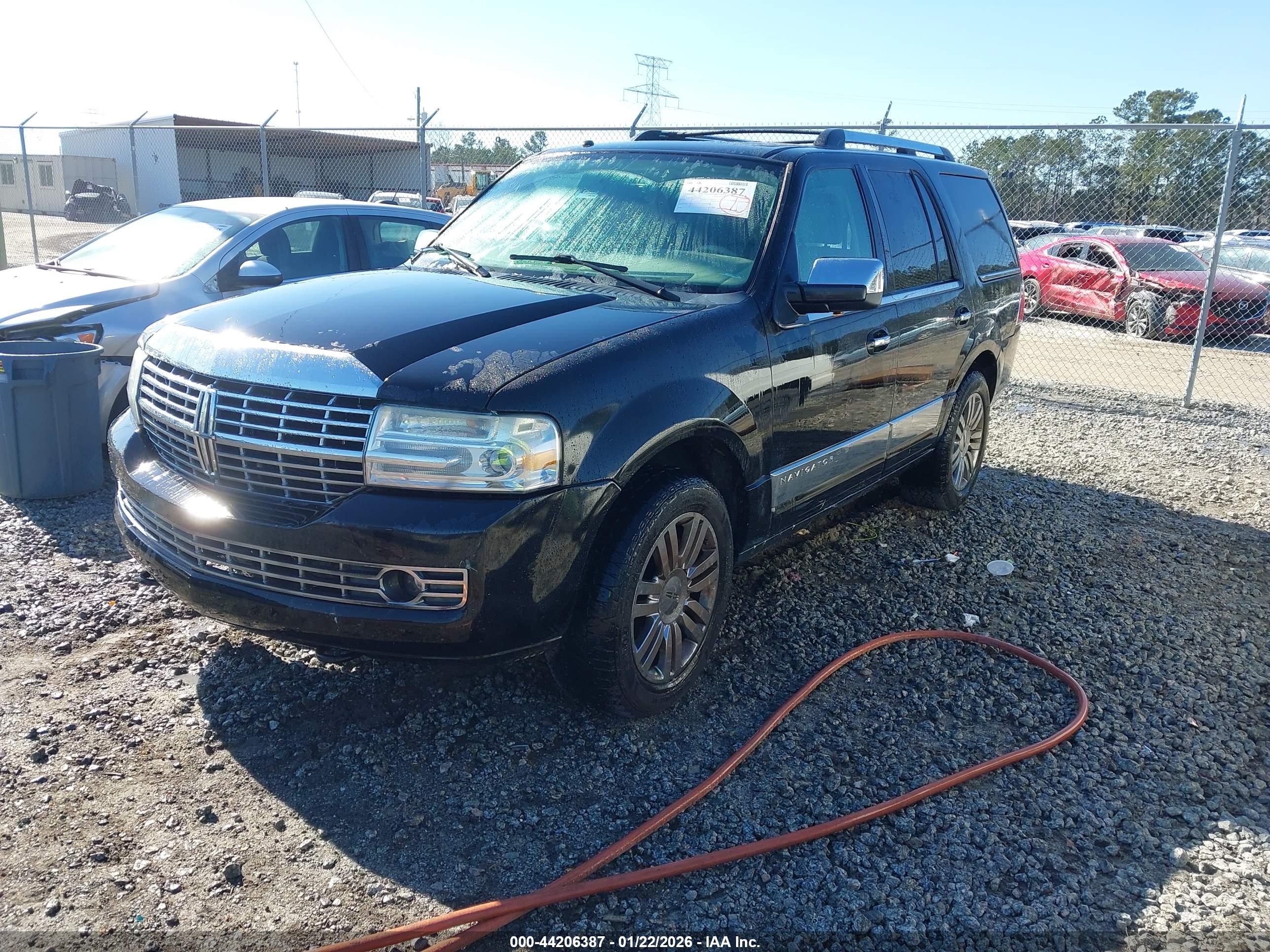 LINCOLN NAVIGATOR image 2