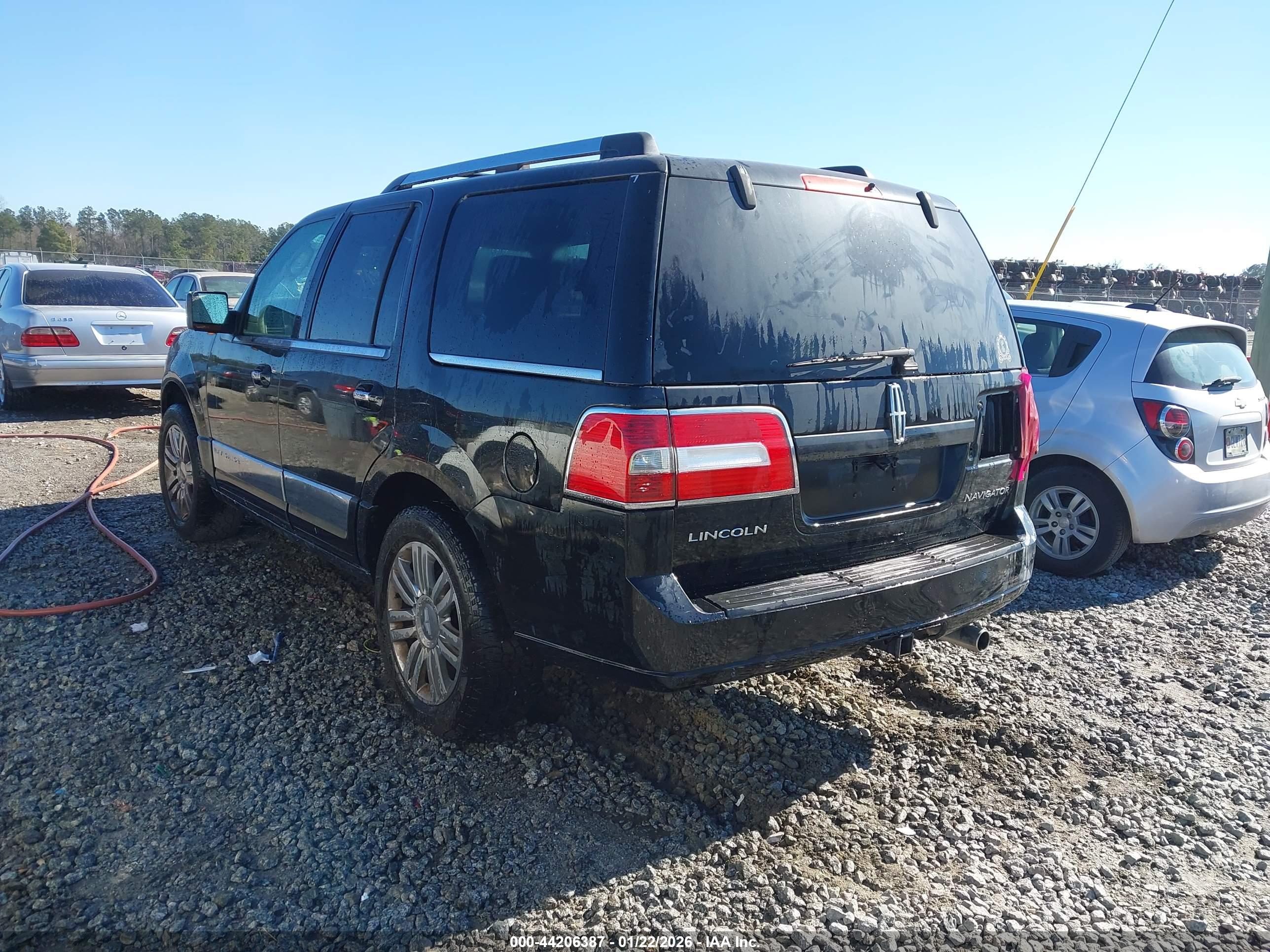 LINCOLN NAVIGATOR image 3